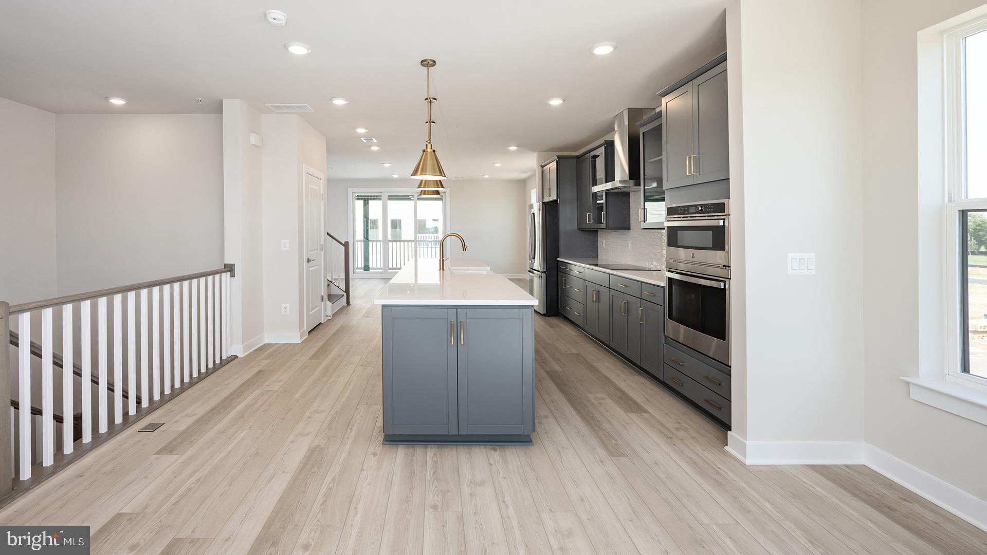 ONE LOUDOUN - Residential