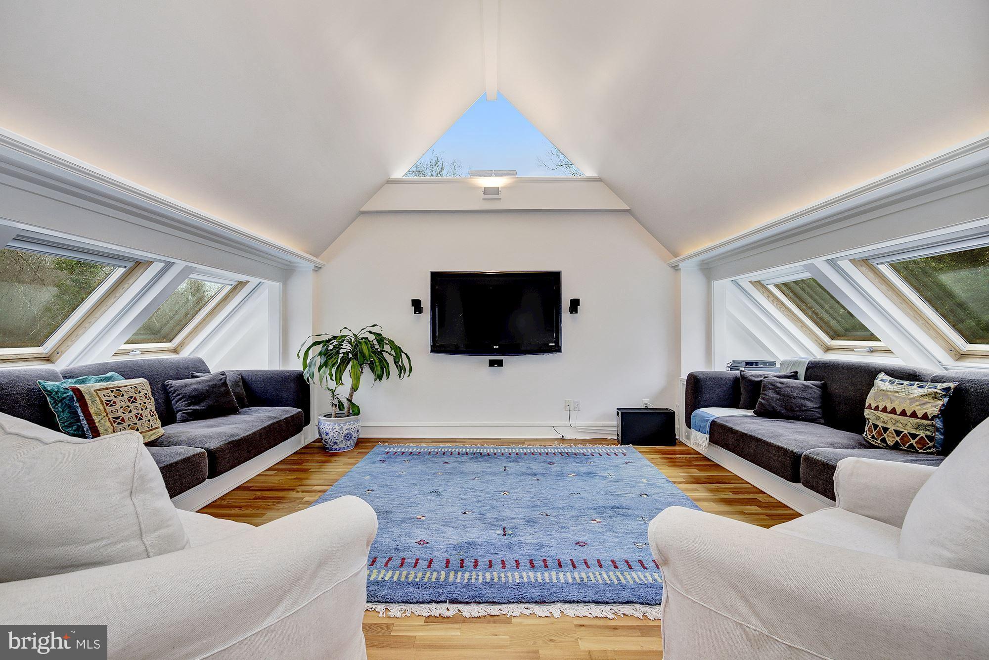 FOREST HILLS - Residential