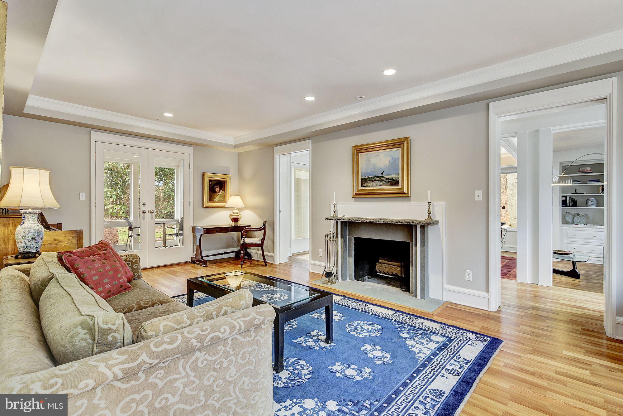 FOREST HILLS - Residential