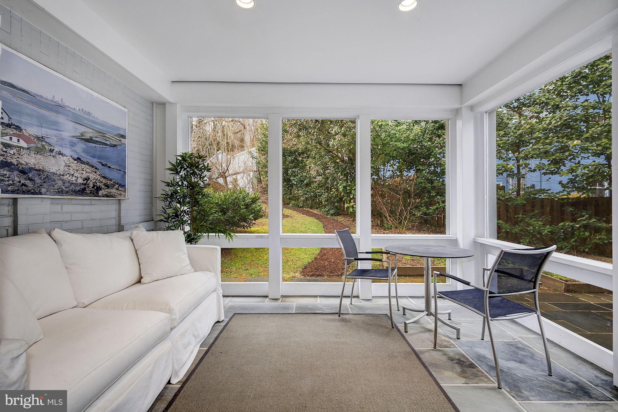 FOREST HILLS - Residential