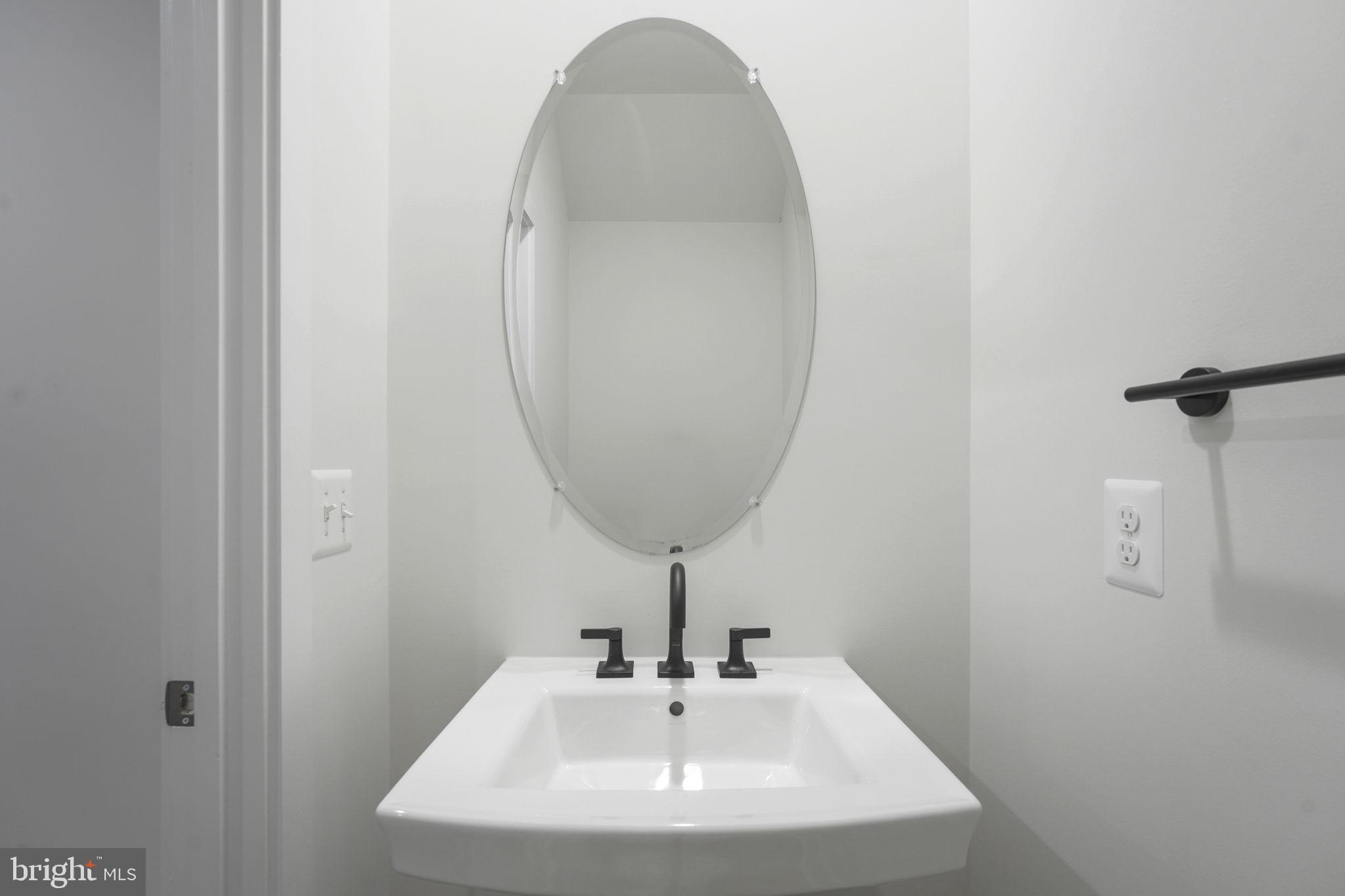 DEMOTT & SILVER - Residential Lease