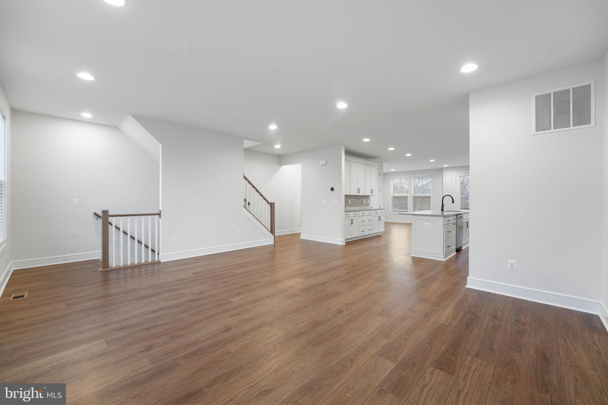 DEMOTT & SILVER - Residential Lease