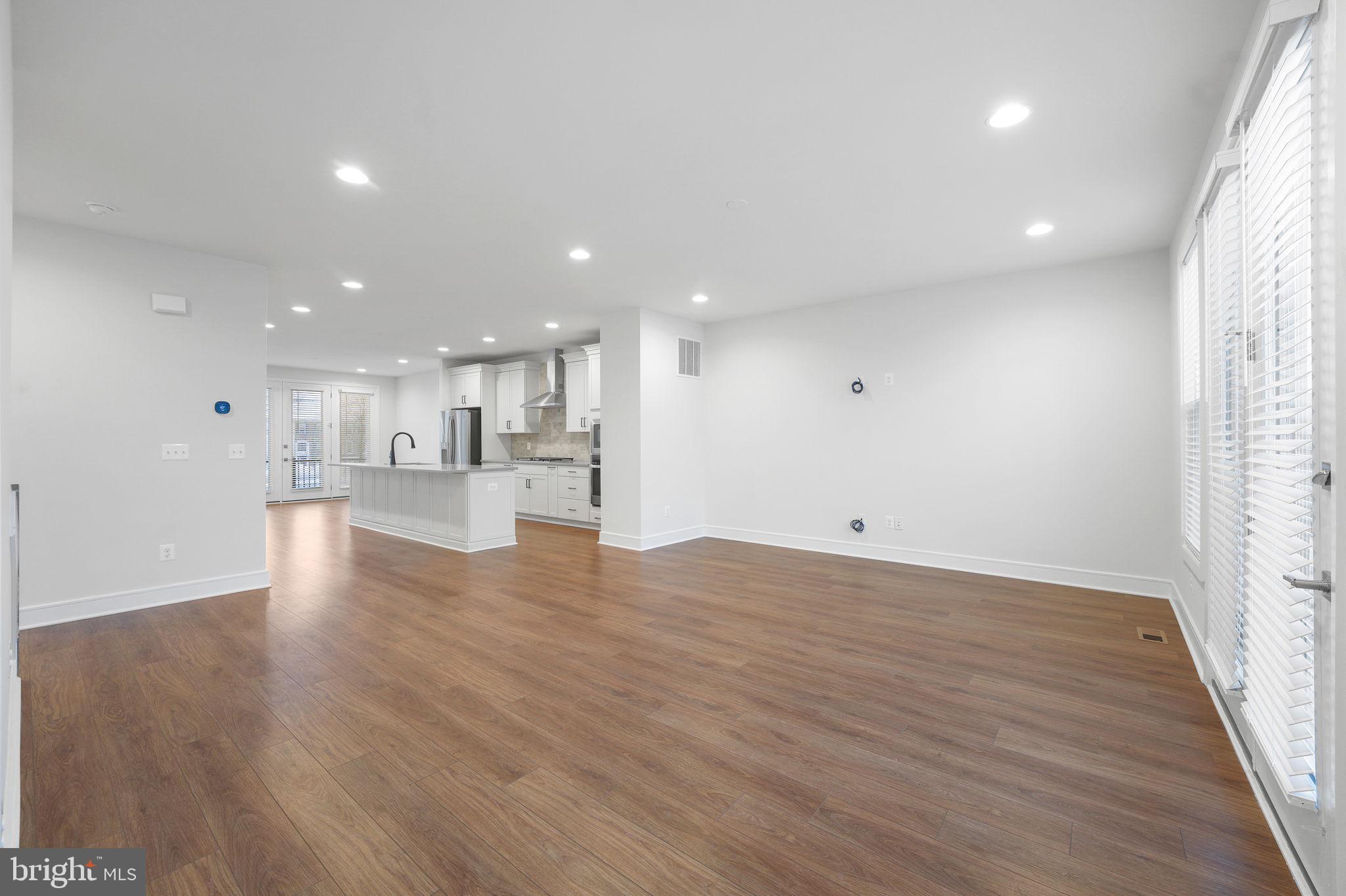 DEMOTT & SILVER - Residential Lease