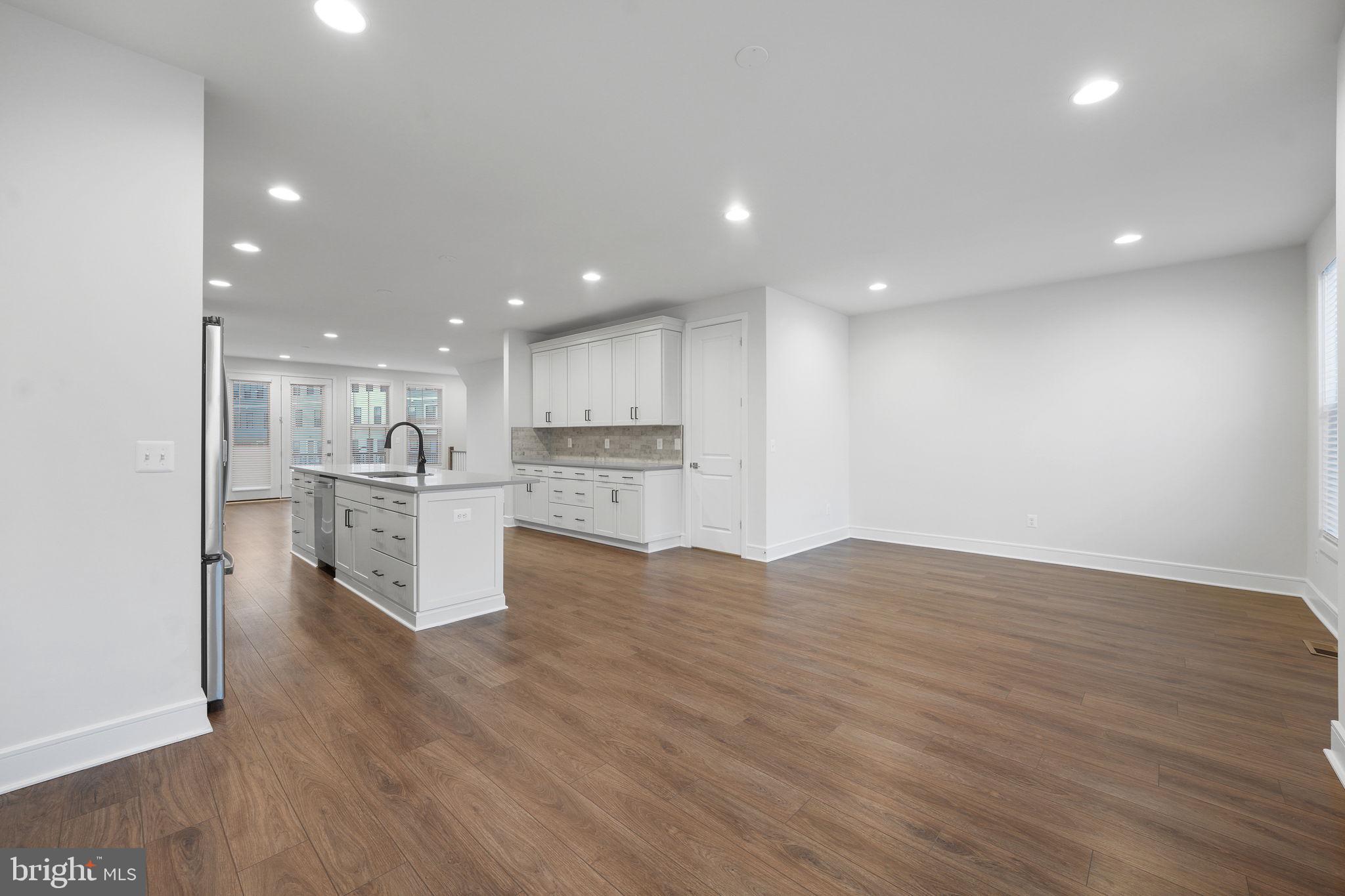 DEMOTT & SILVER - Residential Lease