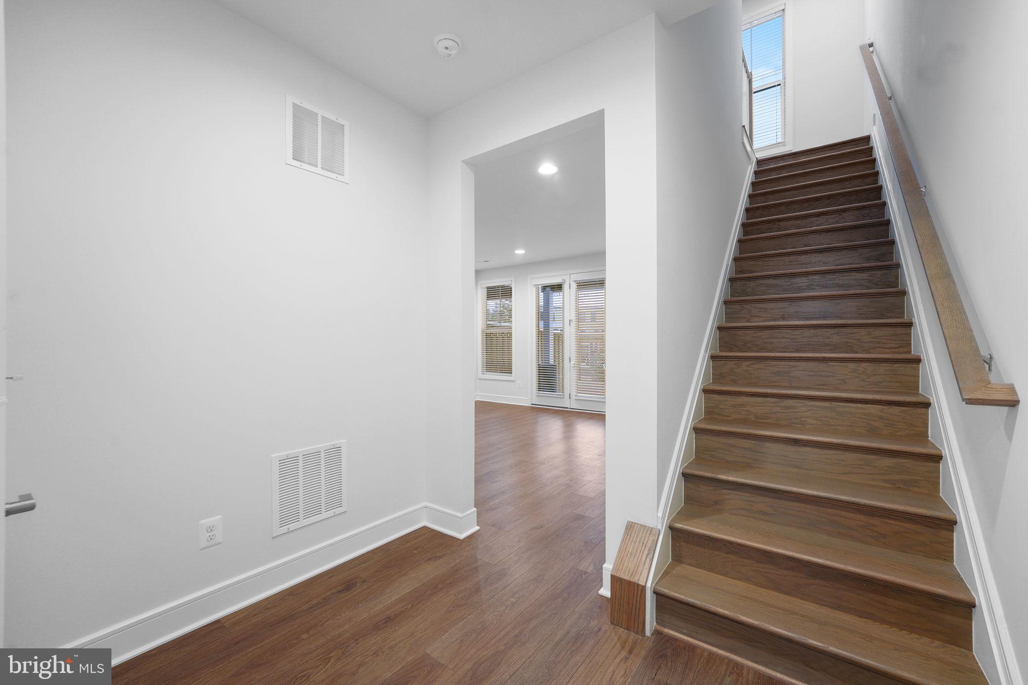 DEMOTT & SILVER - Residential Lease