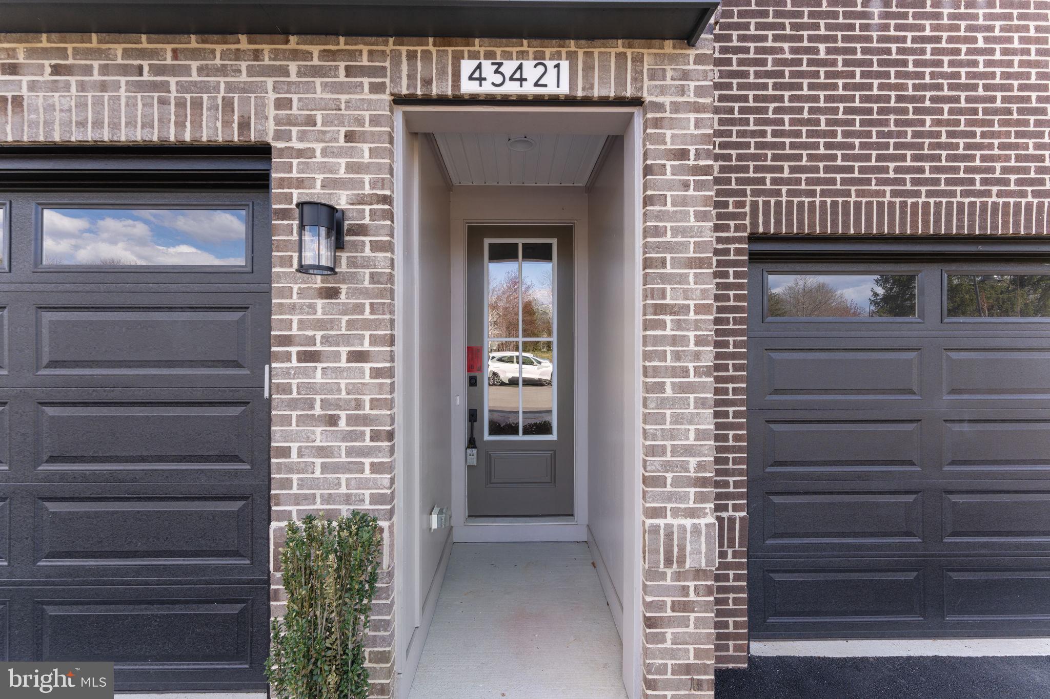 DEMOTT & SILVER - Residential Lease