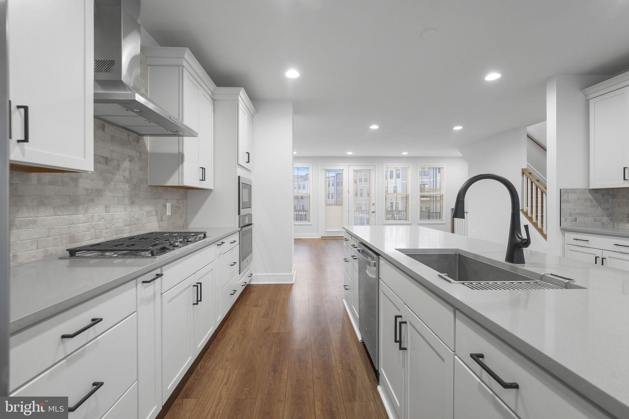 DEMOTT & SILVER - Residential Lease