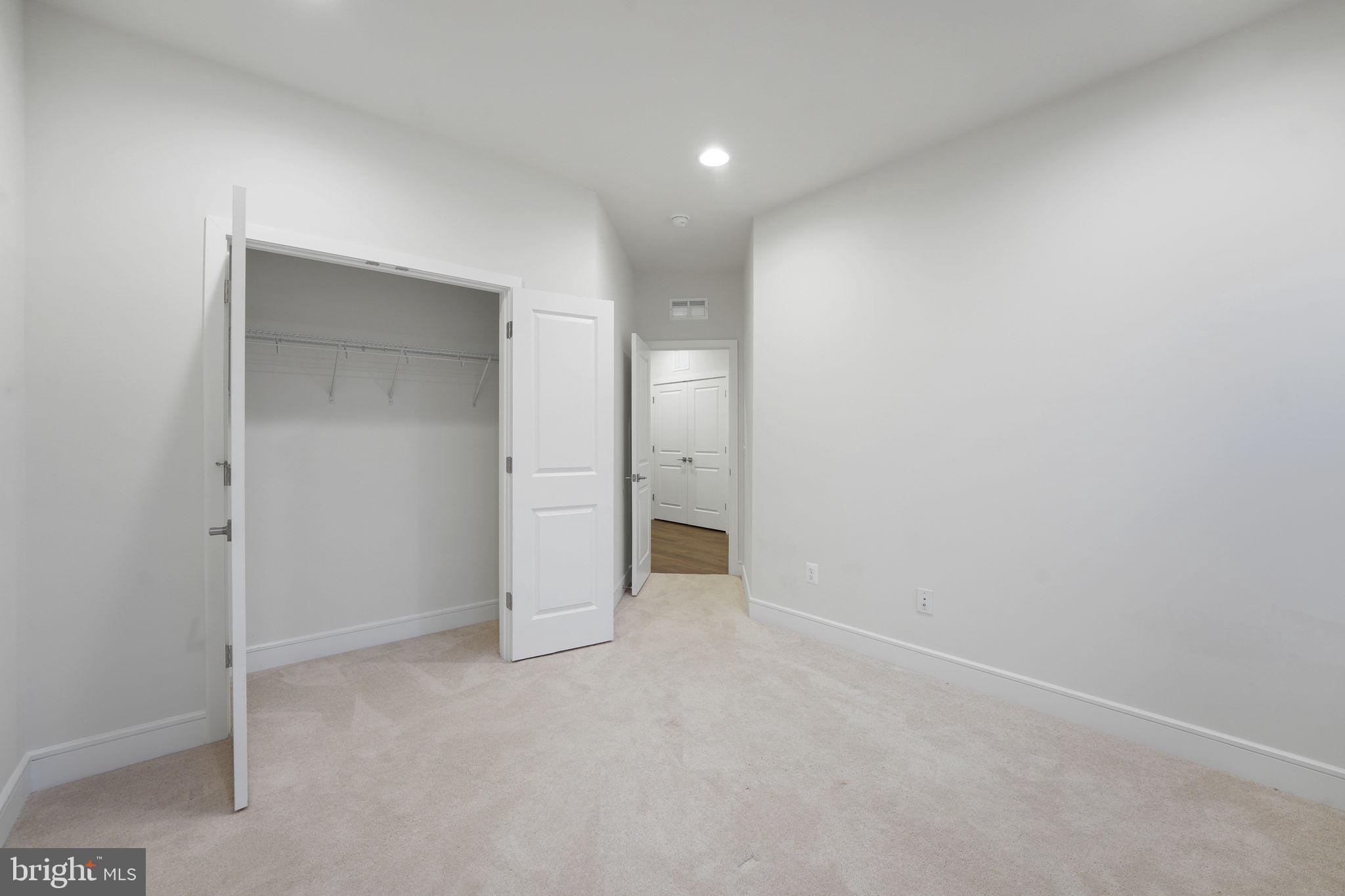 DEMOTT & SILVER - Residential Lease