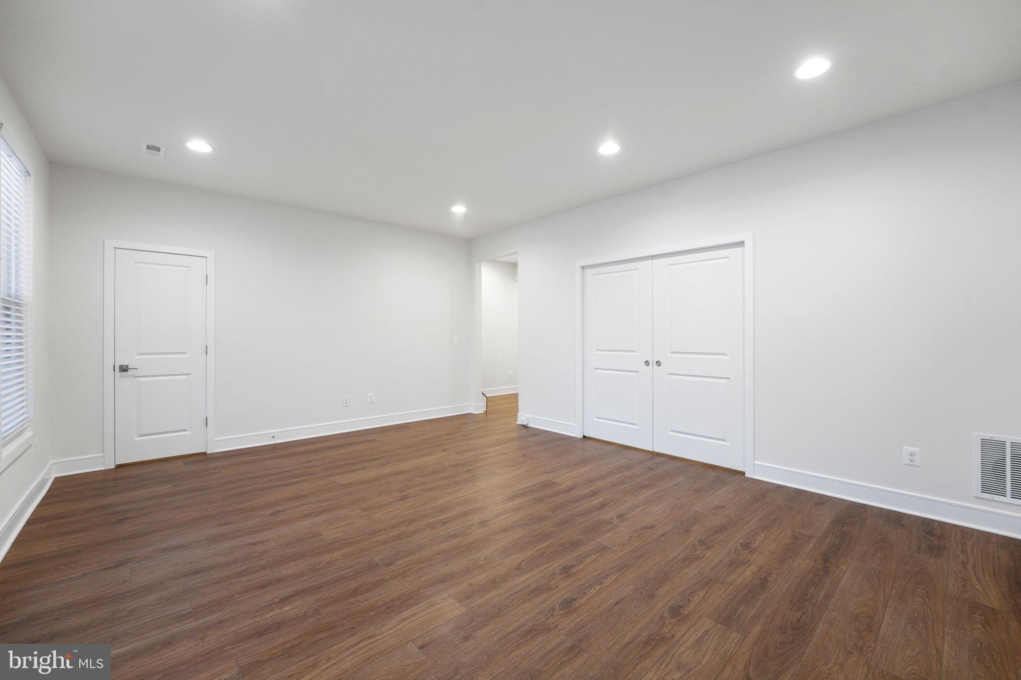 DEMOTT & SILVER - Residential Lease