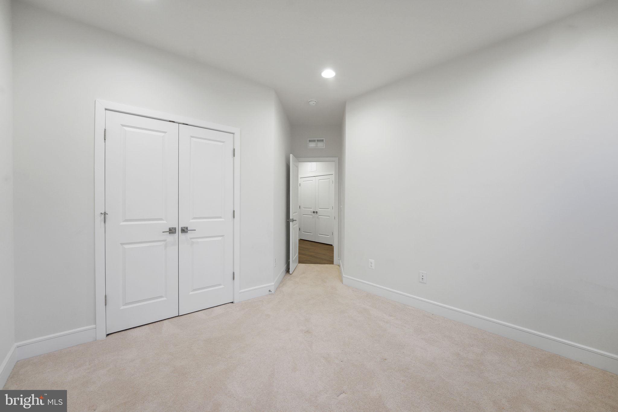 DEMOTT & SILVER - Residential Lease