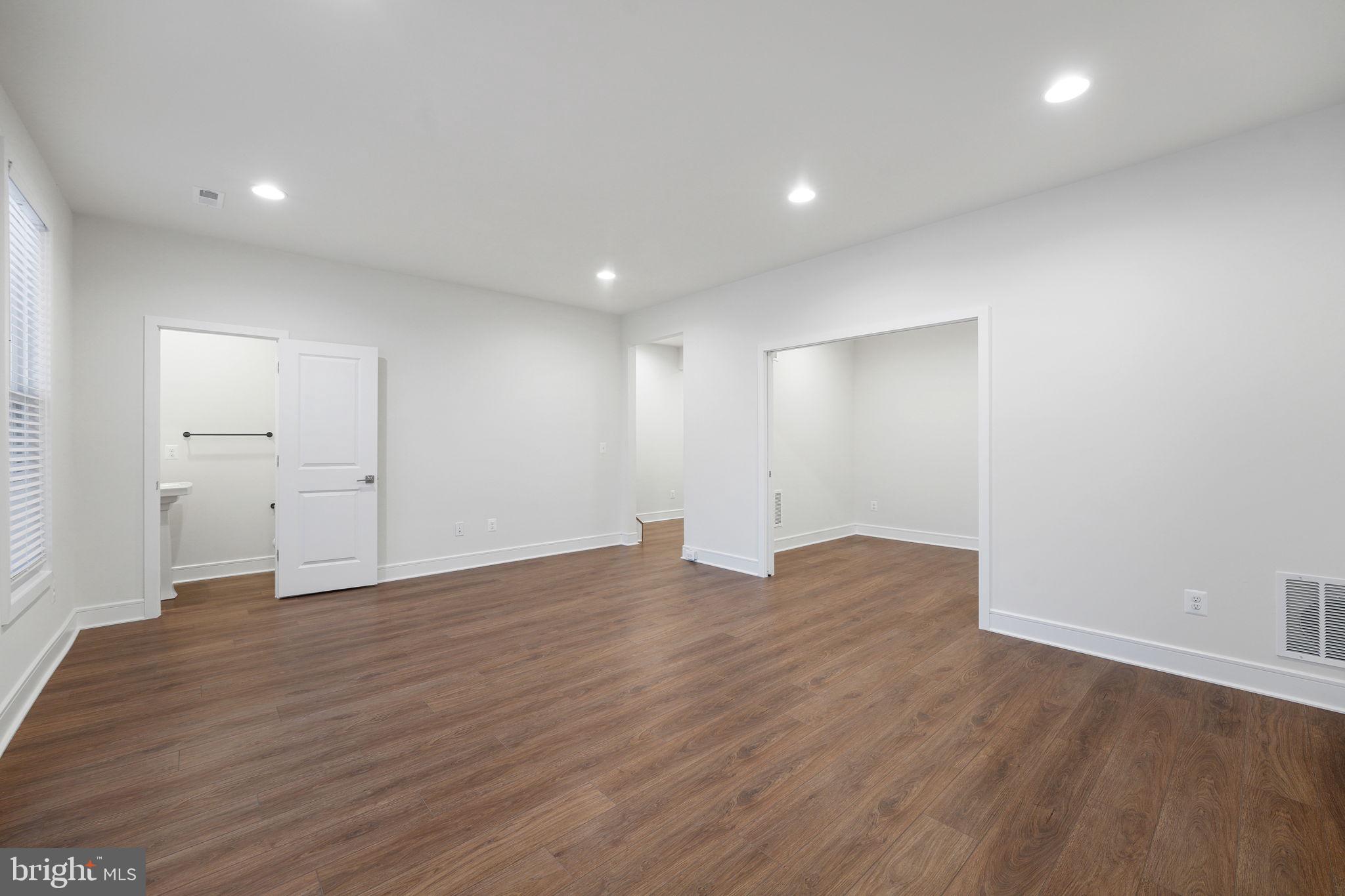 DEMOTT & SILVER - Residential Lease