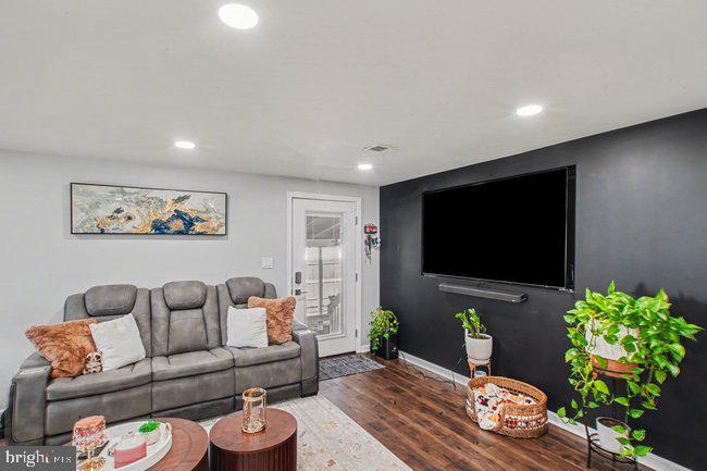 HIDDEN VALLEY - Residential