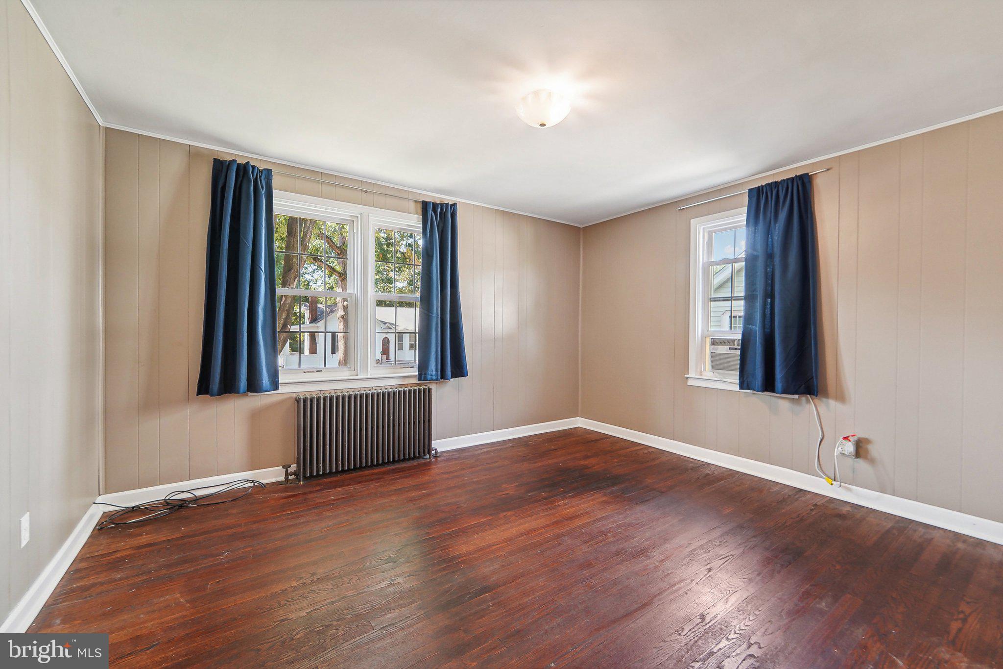 OAK CREST - Residential Lease