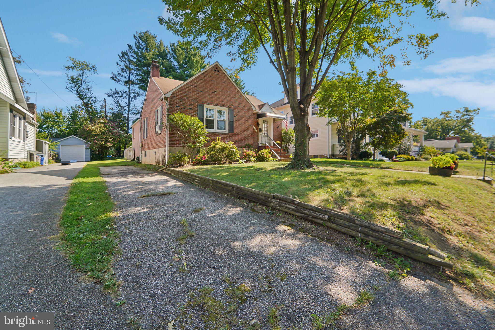 OAK CREST - Residential Lease