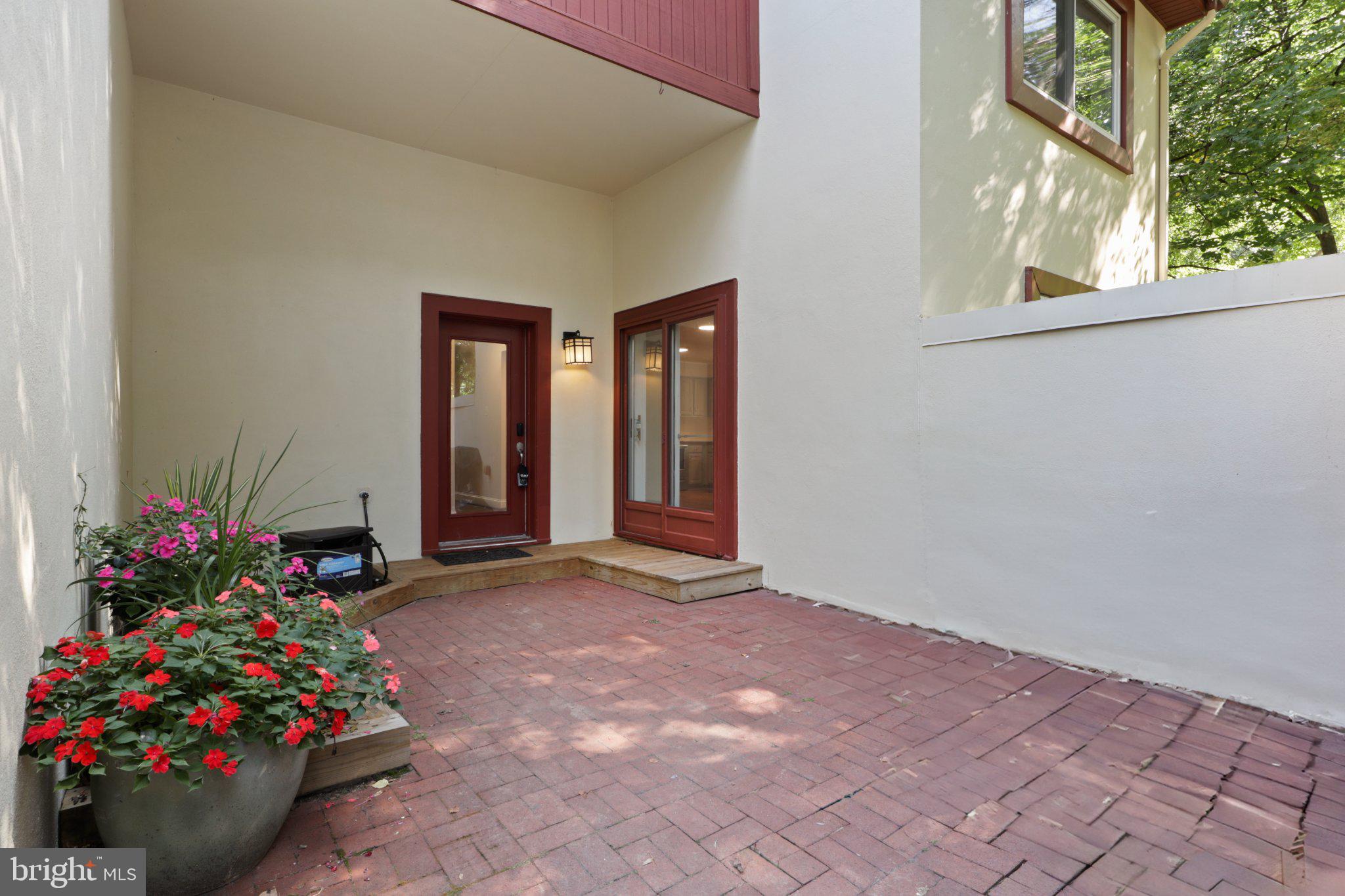 1595 INLET COURT