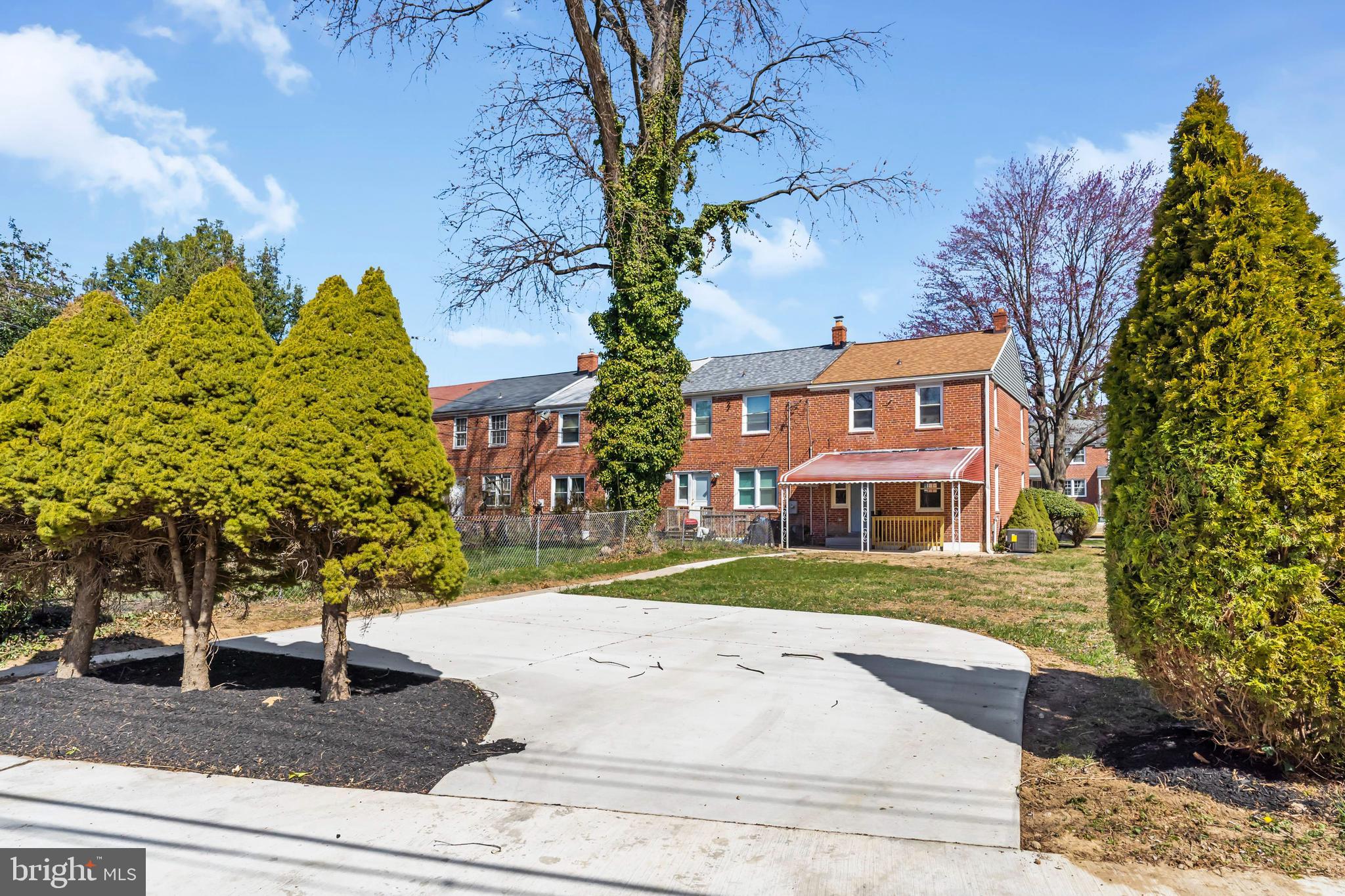 CHINQUAPIN PARK - Residential