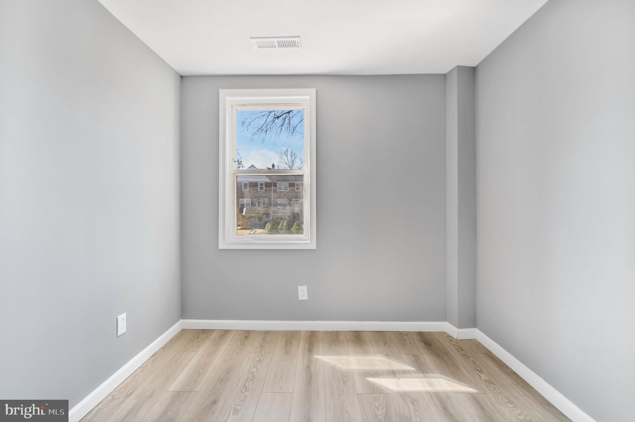 CHINQUAPIN PARK - Residential