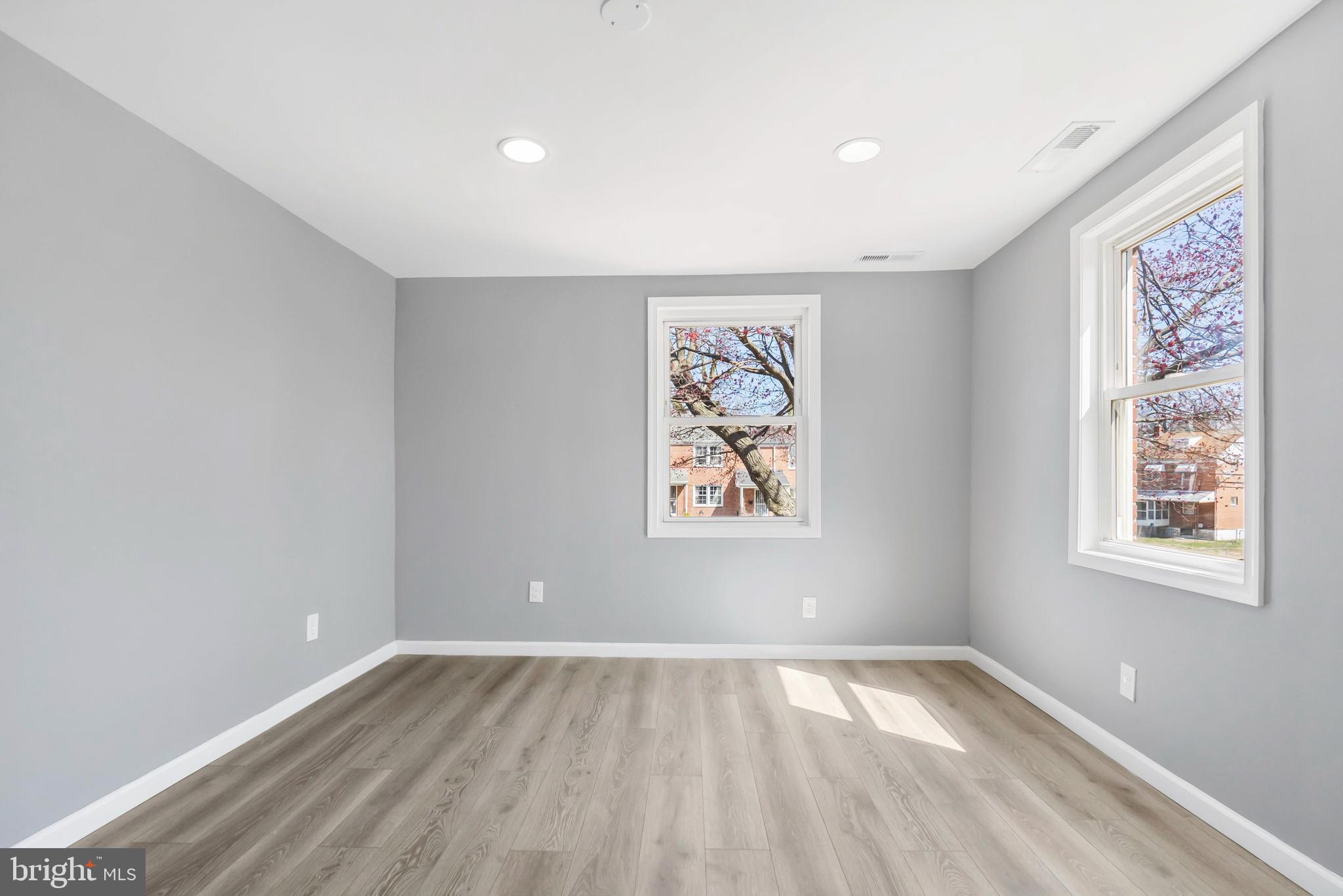 CHINQUAPIN PARK - Residential