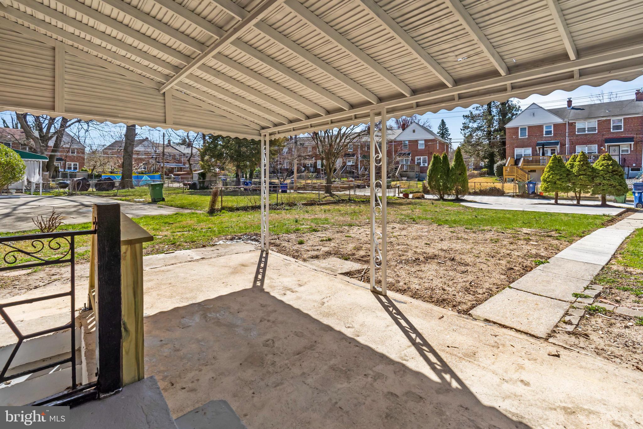 CHINQUAPIN PARK - Residential