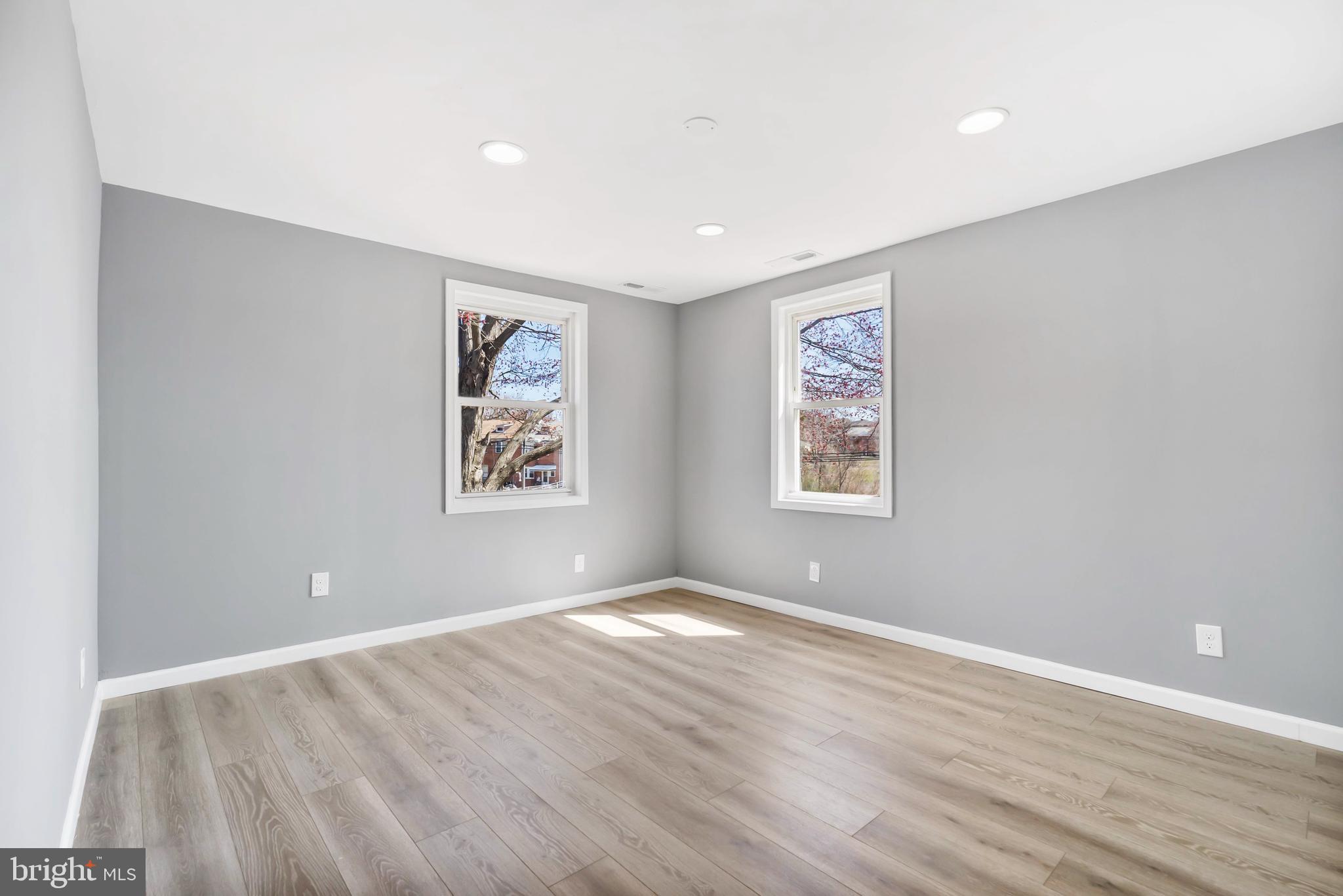 CHINQUAPIN PARK - Residential