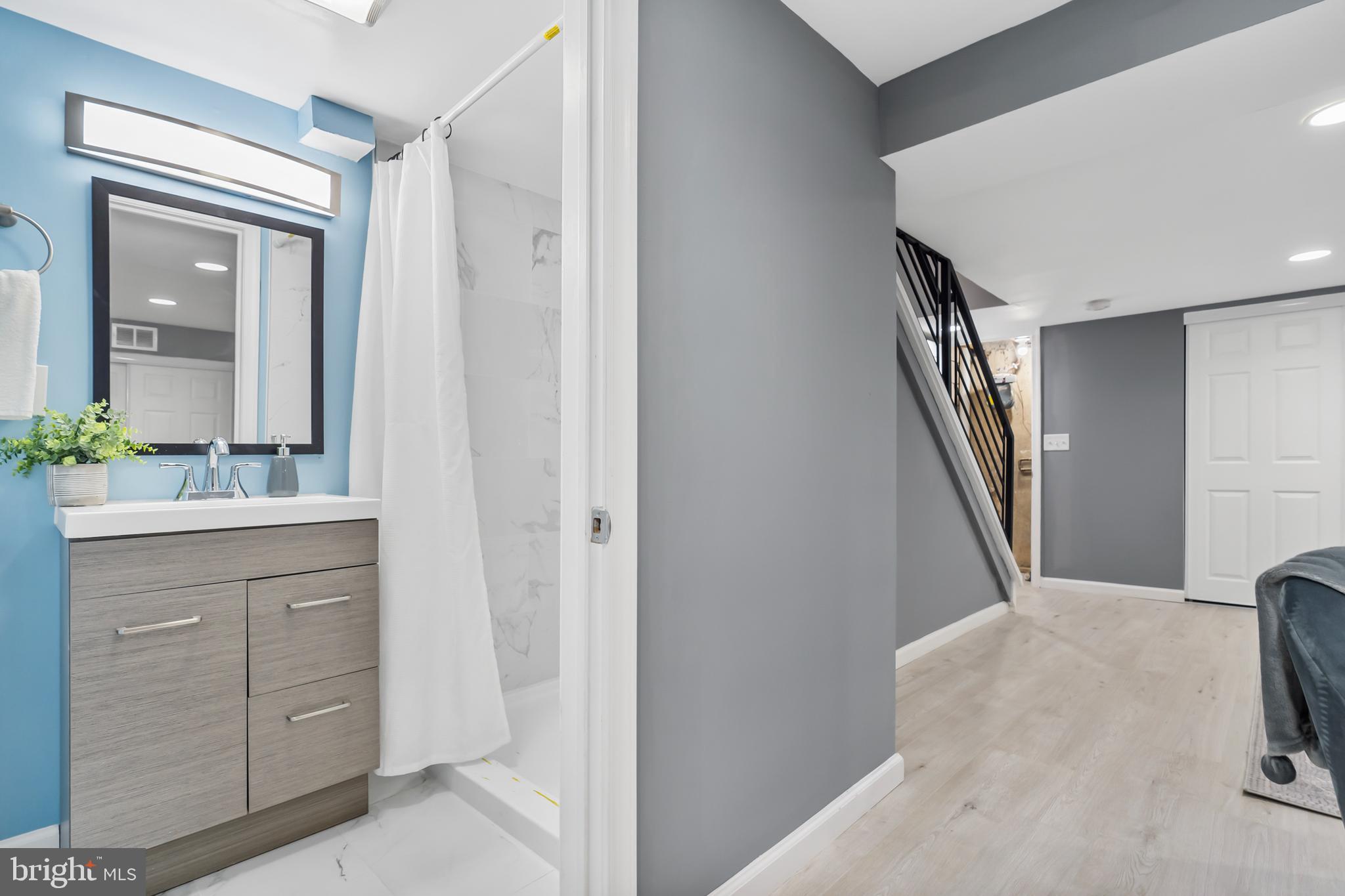 CHINQUAPIN PARK - Residential