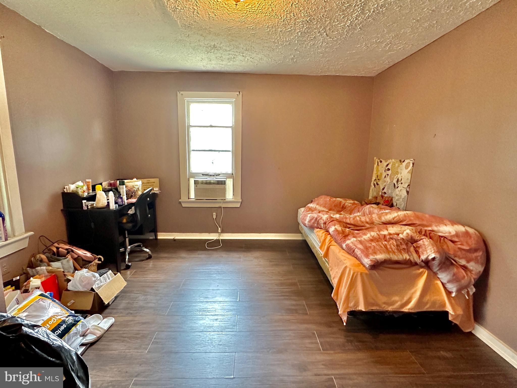 SOUTH END - Residential