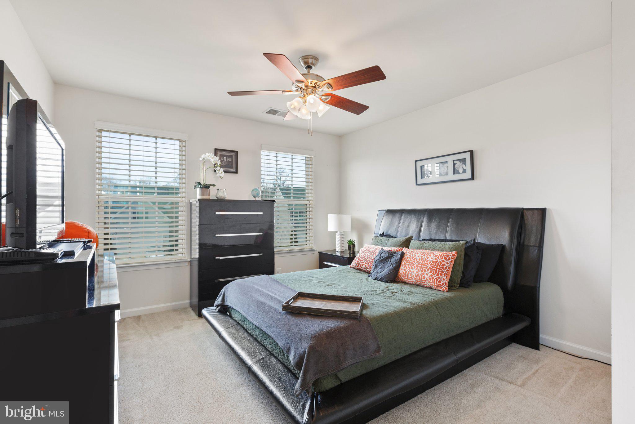 LIBERTY KNOLLS - Residential