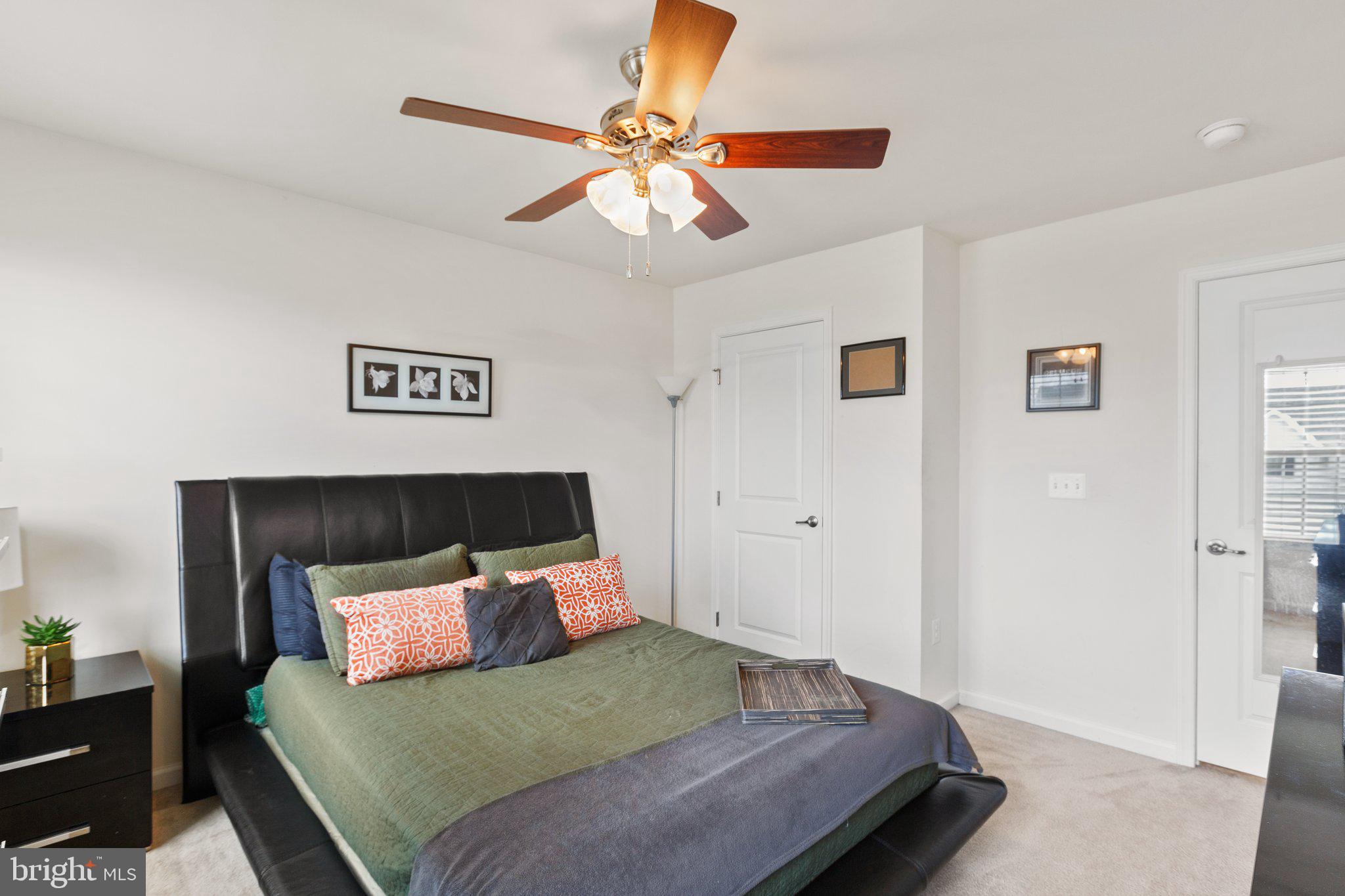 LIBERTY KNOLLS - Residential