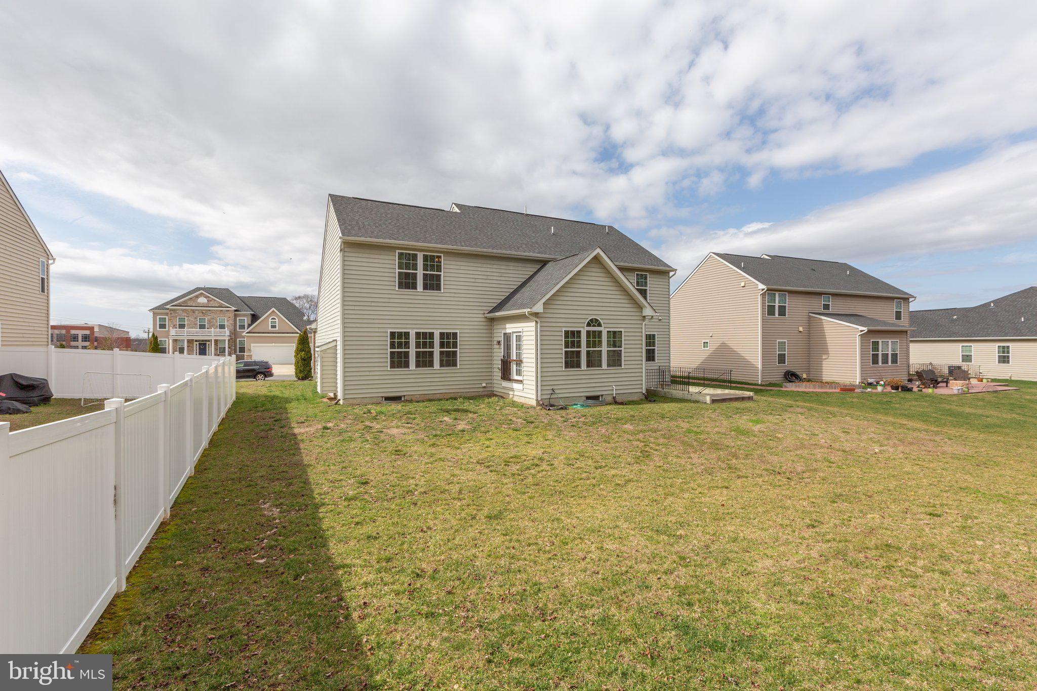 LIBERTY KNOLLS - Residential