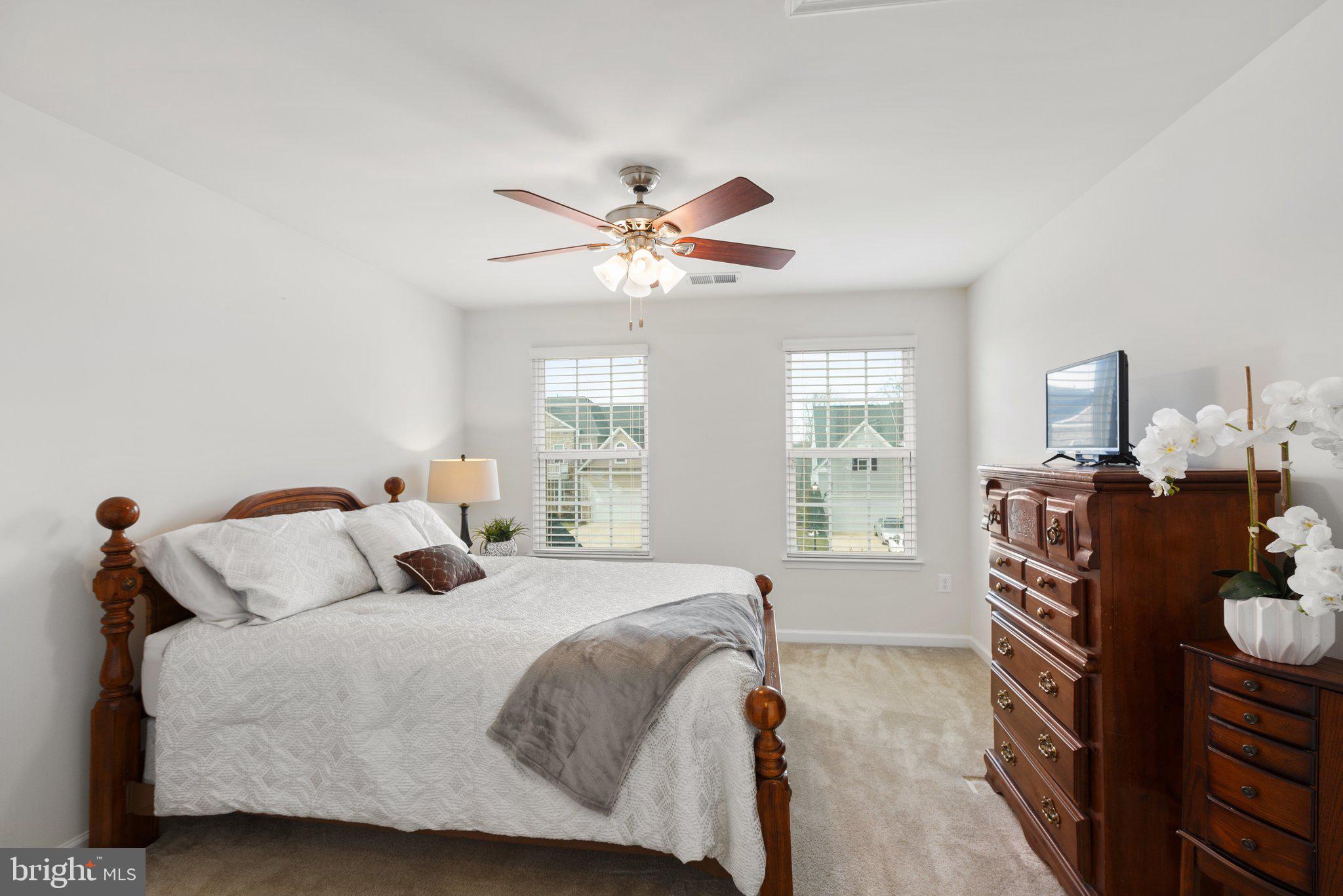 LIBERTY KNOLLS - Residential