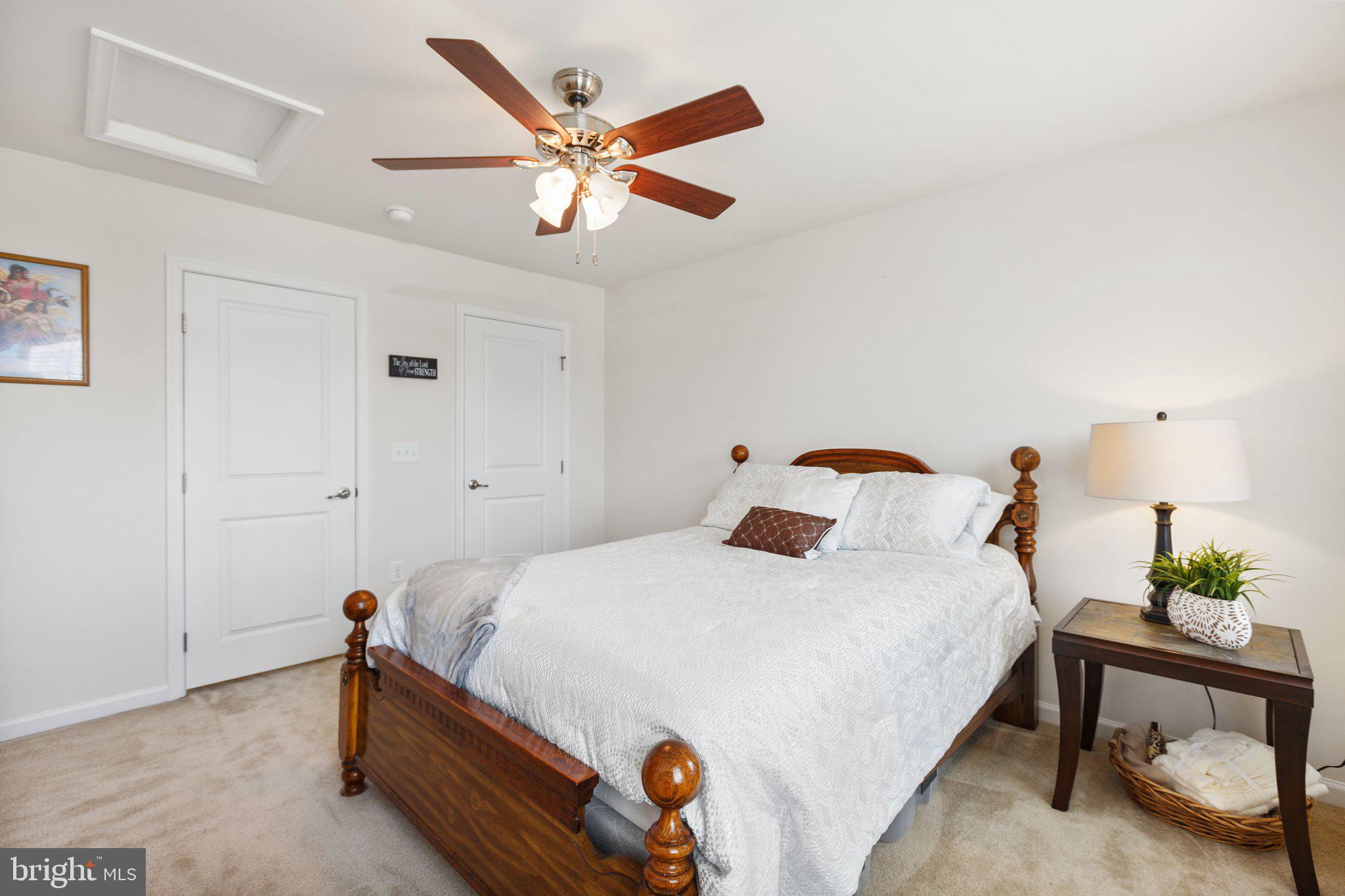 LIBERTY KNOLLS - Residential