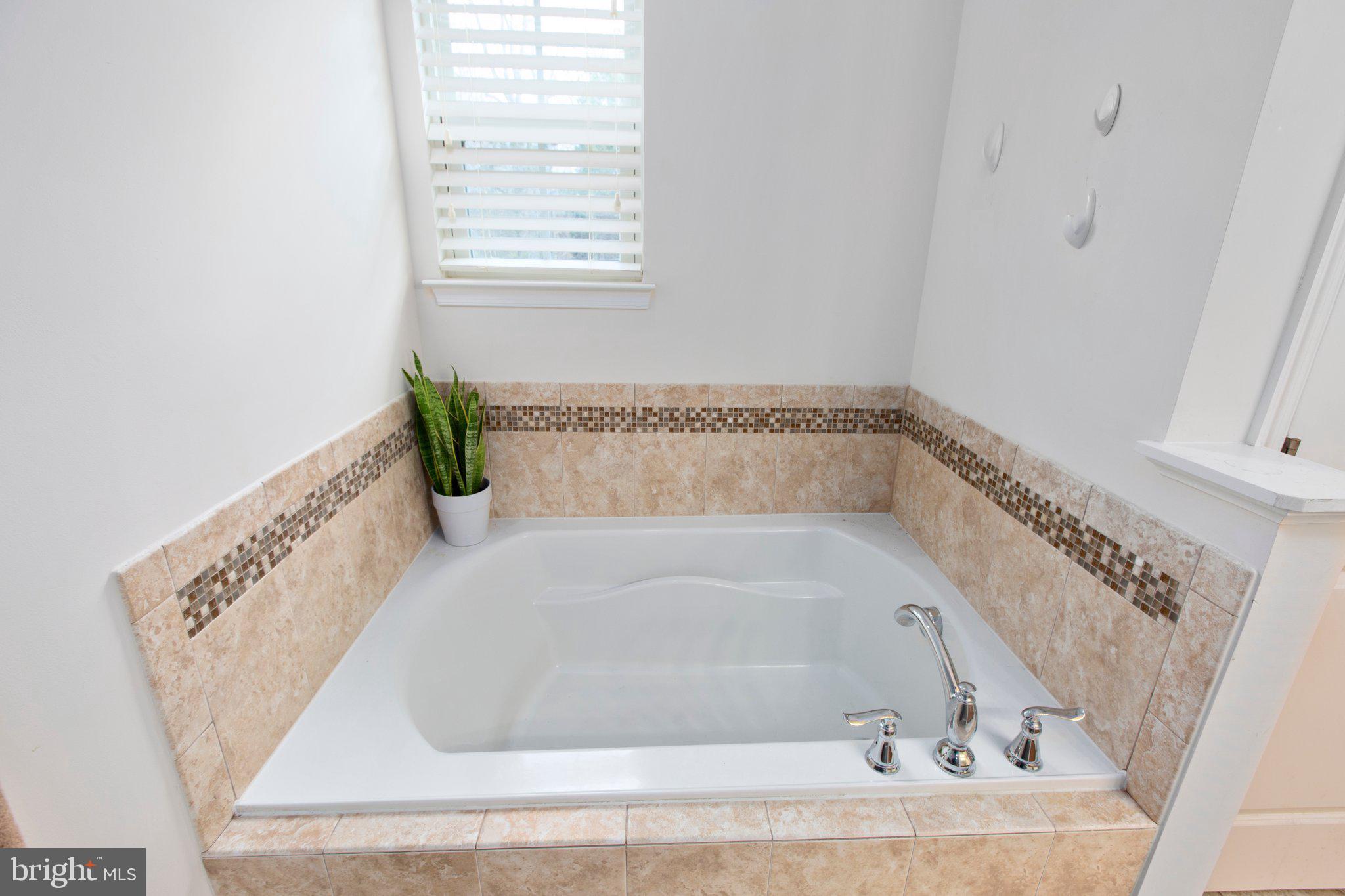 LIBERTY KNOLLS - Residential