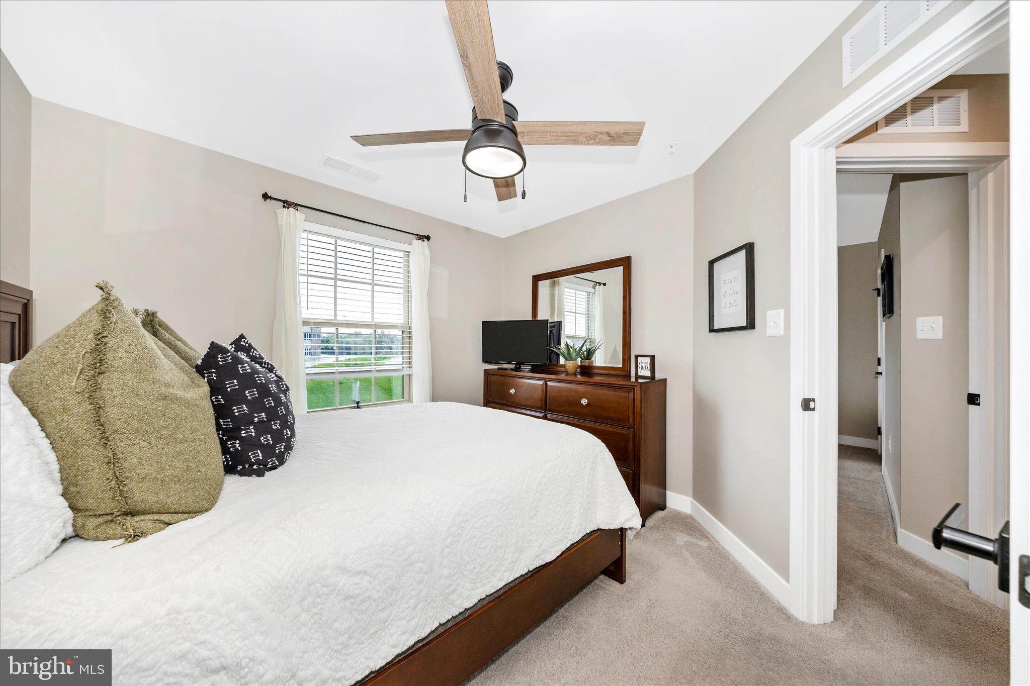 LAKE LINGANORE - Residential