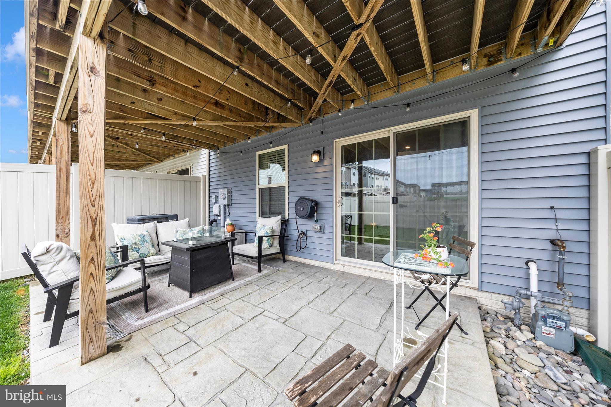 LAKE LINGANORE - Residential