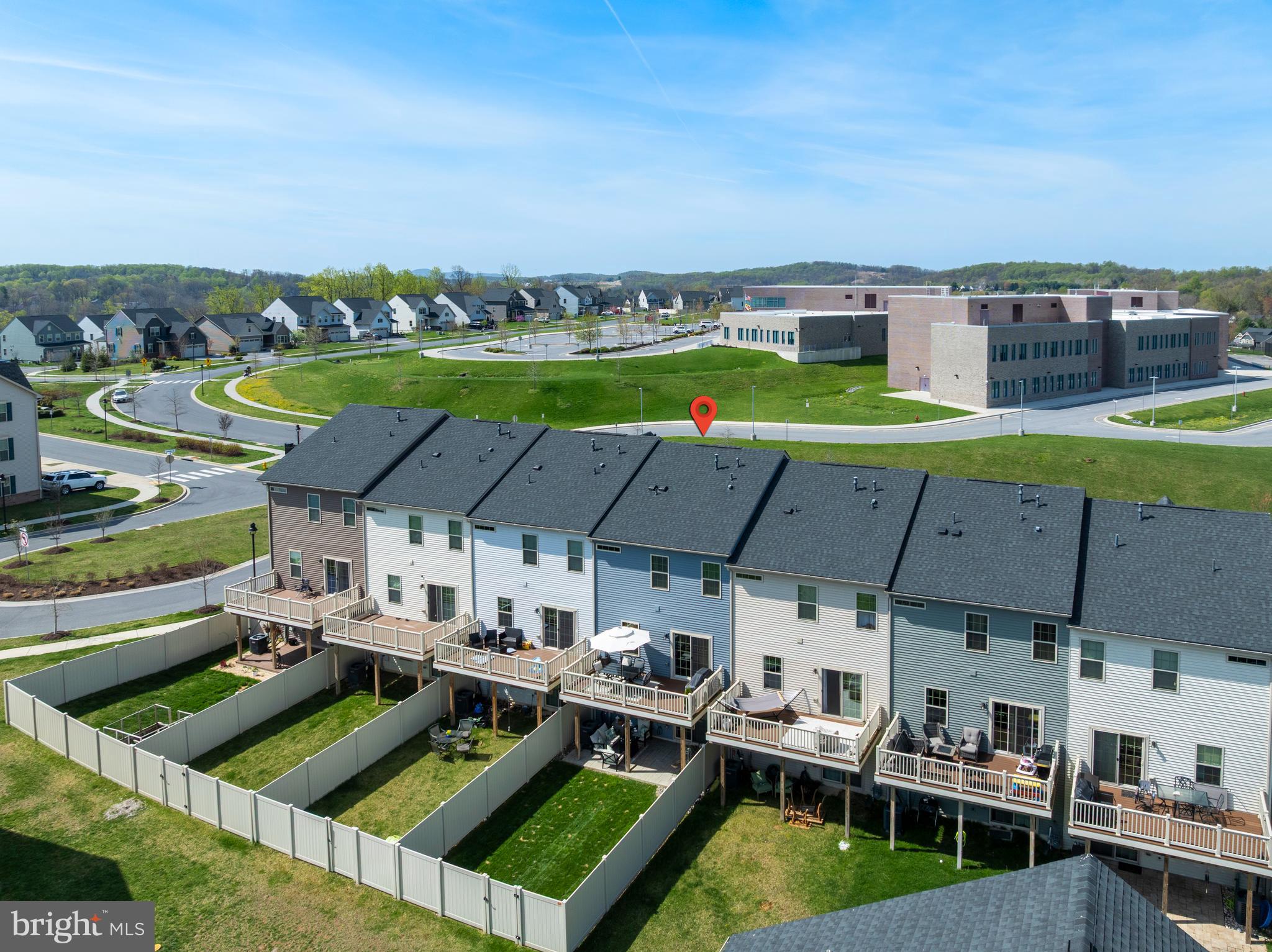 LAKE LINGANORE - Residential