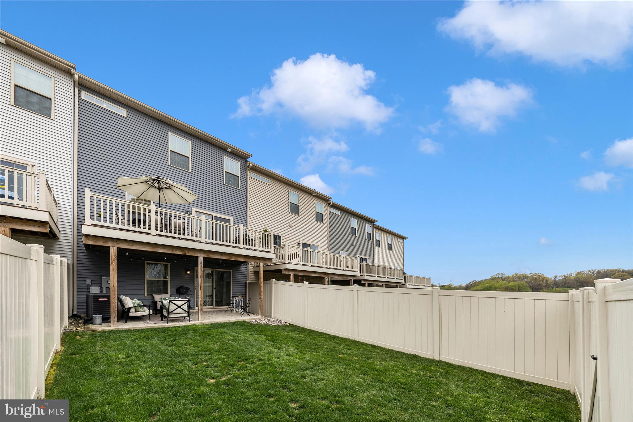 LAKE LINGANORE - Residential