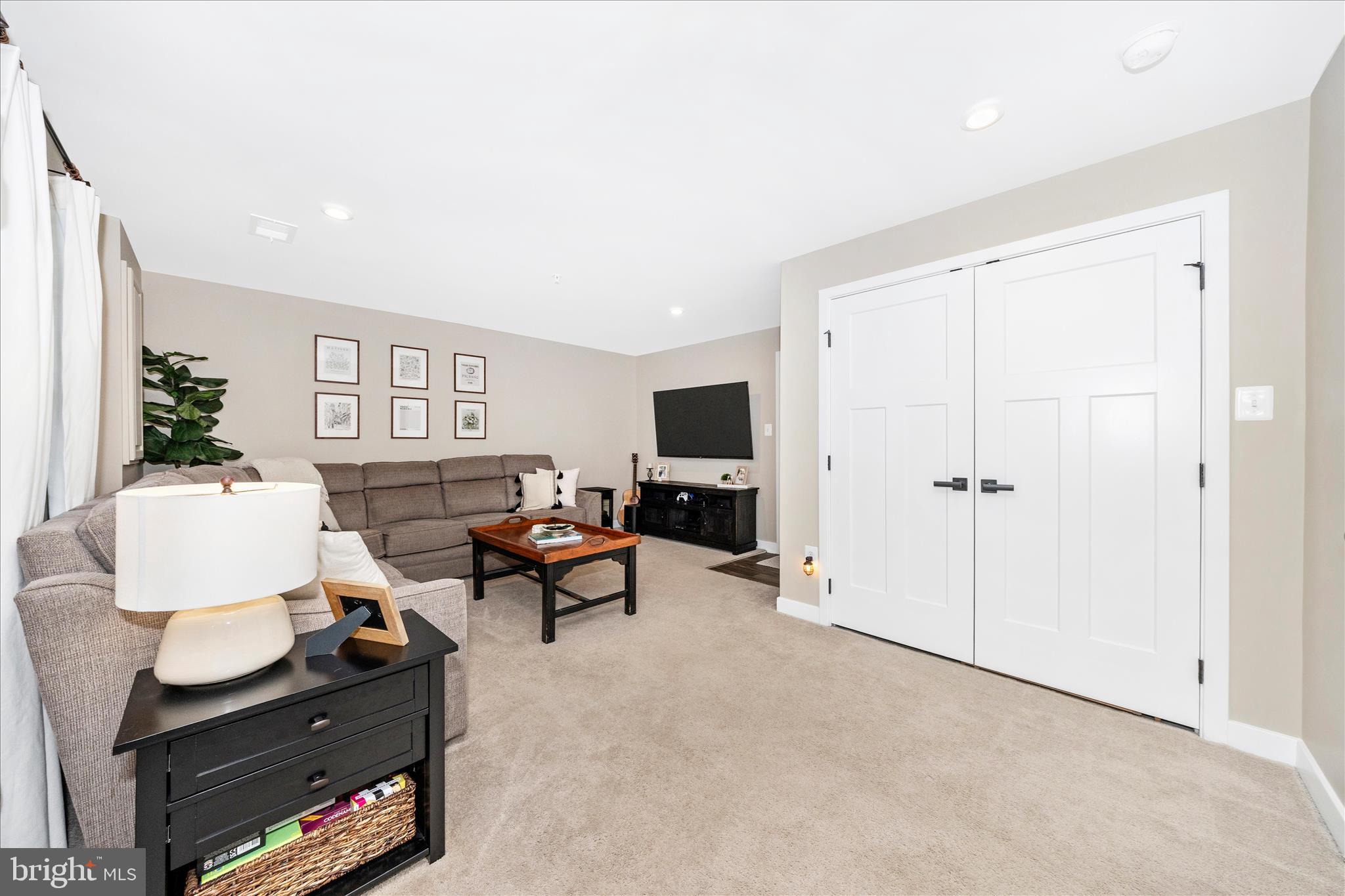 LAKE LINGANORE - Residential