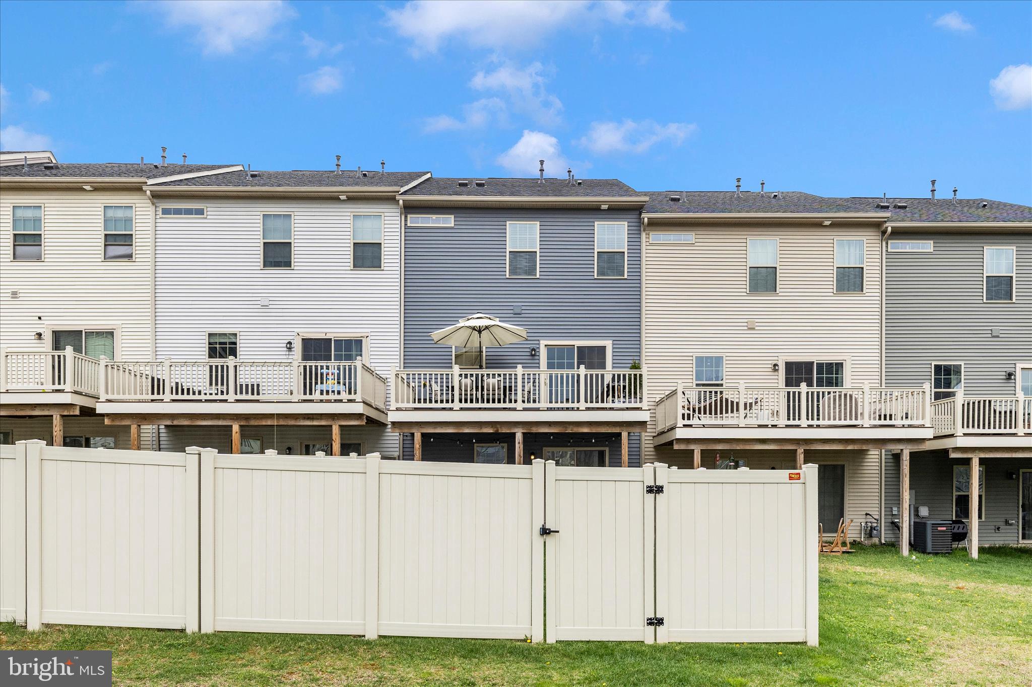 LAKE LINGANORE - Residential