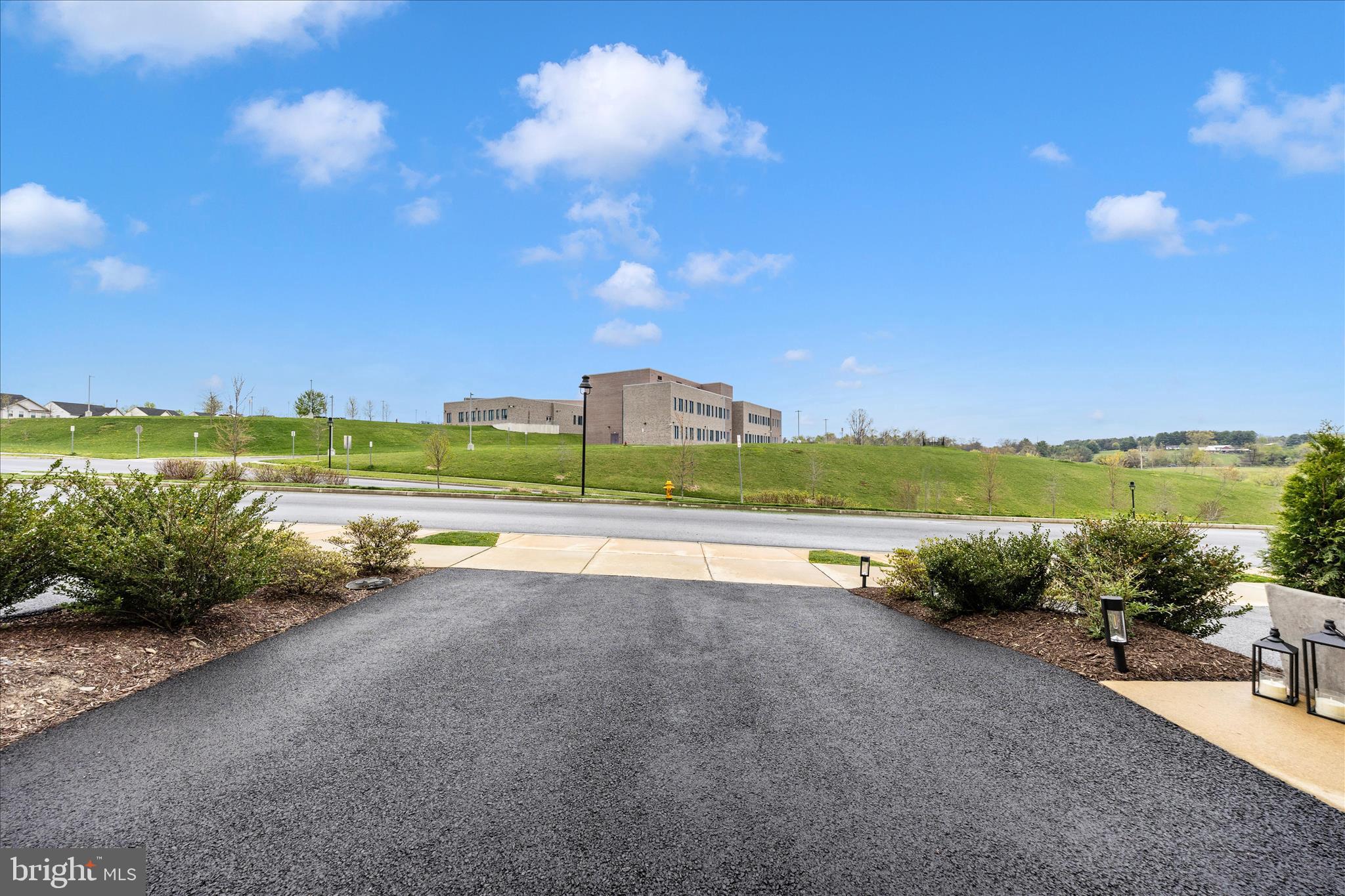 LAKE LINGANORE - Residential