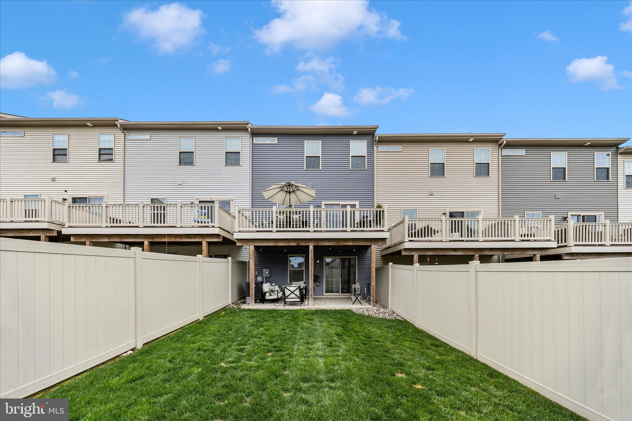 LAKE LINGANORE - Residential