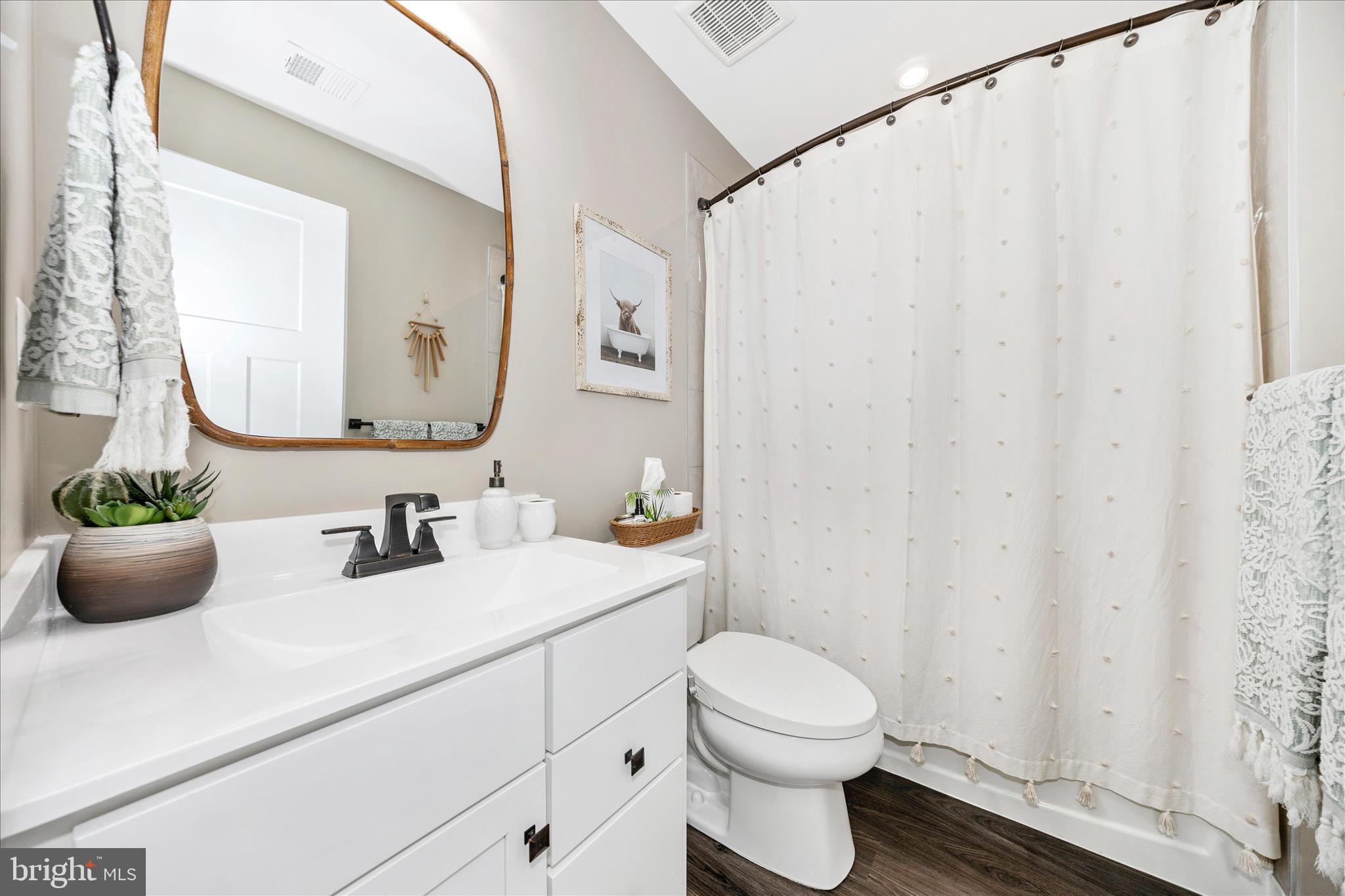 LAKE LINGANORE - Residential