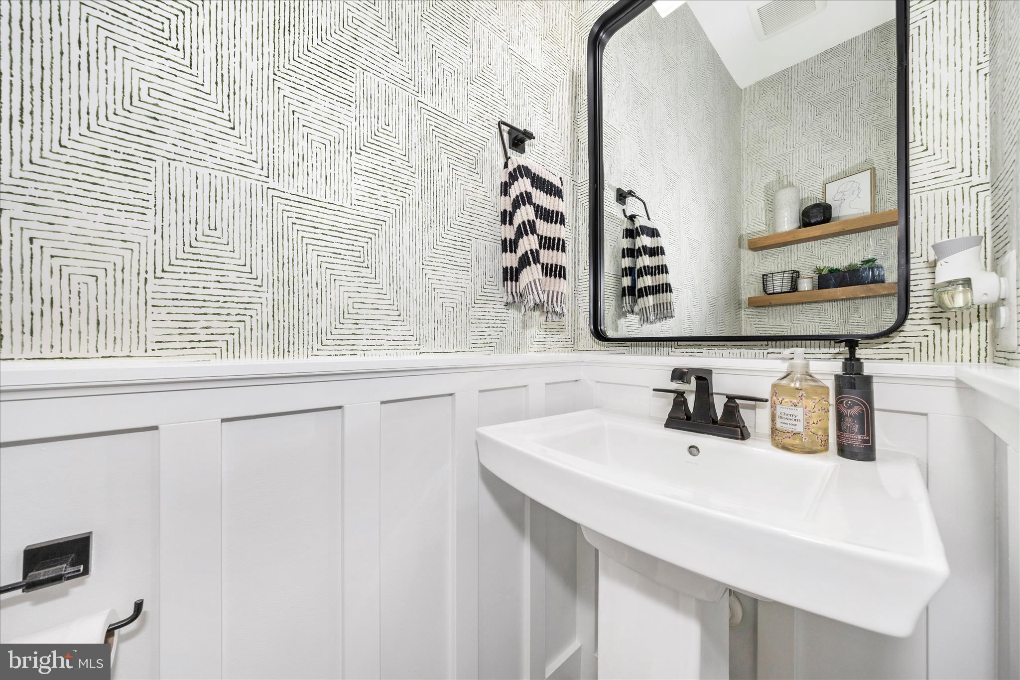 LAKE LINGANORE - Residential