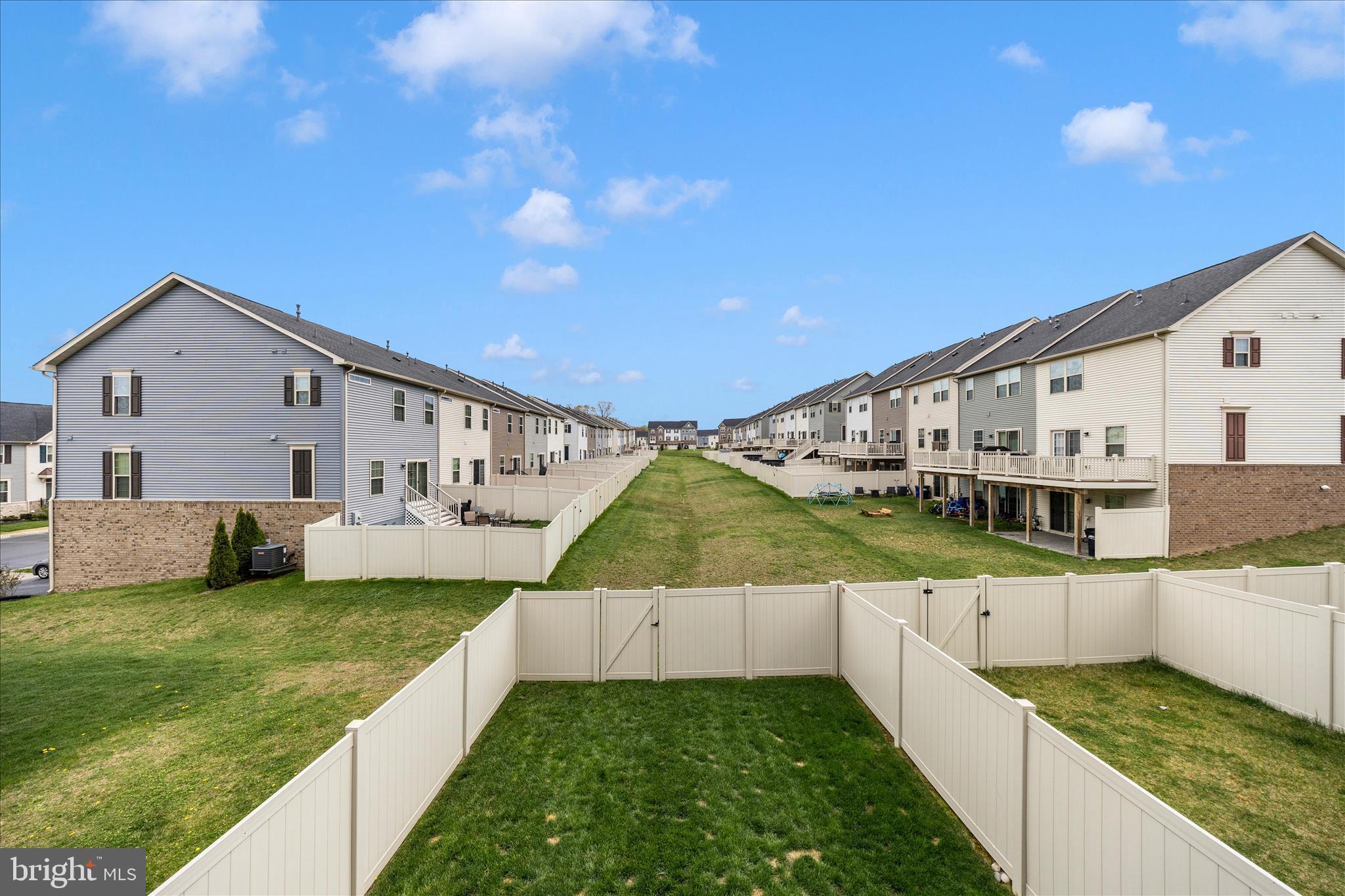 LAKE LINGANORE - Residential