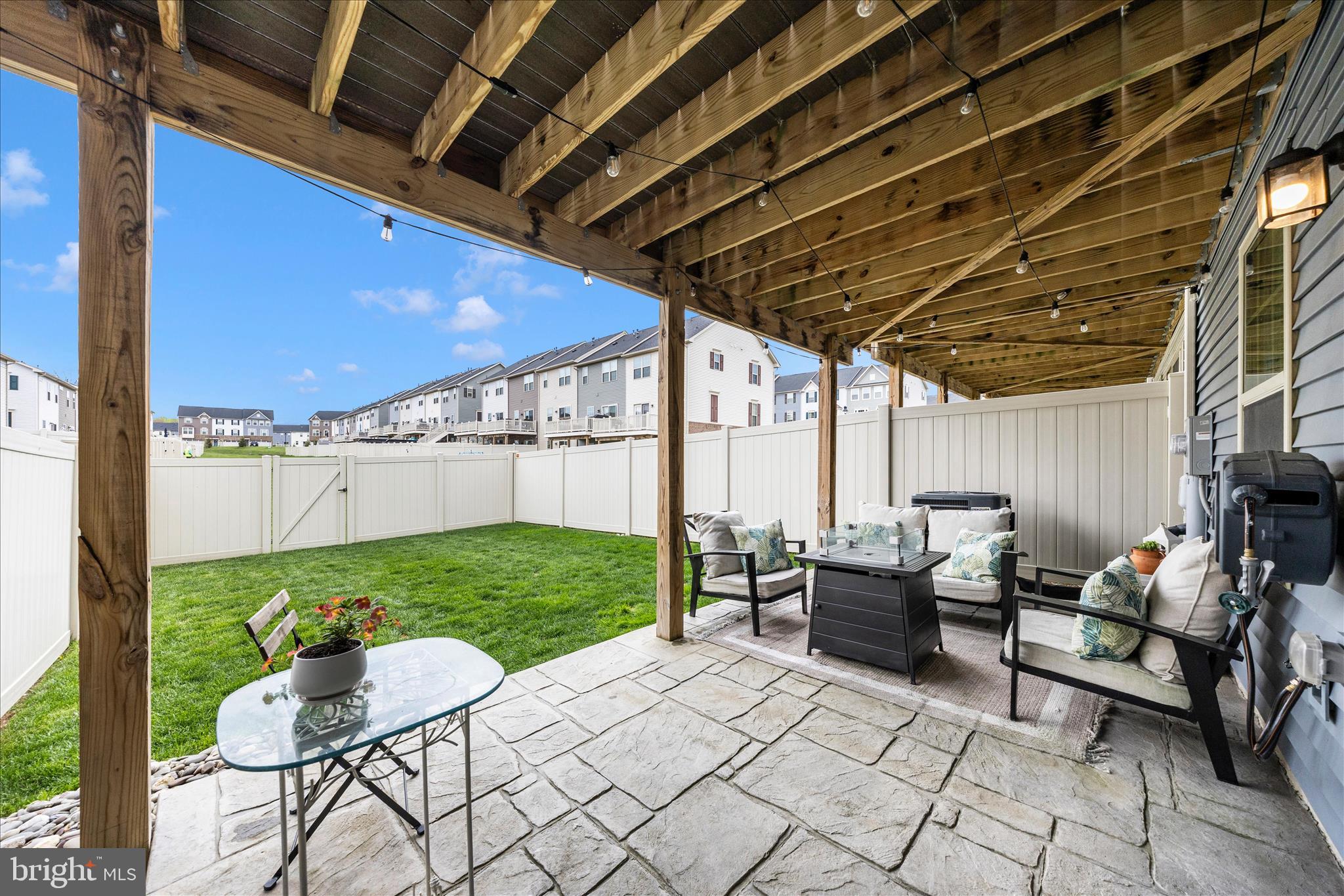 LAKE LINGANORE - Residential