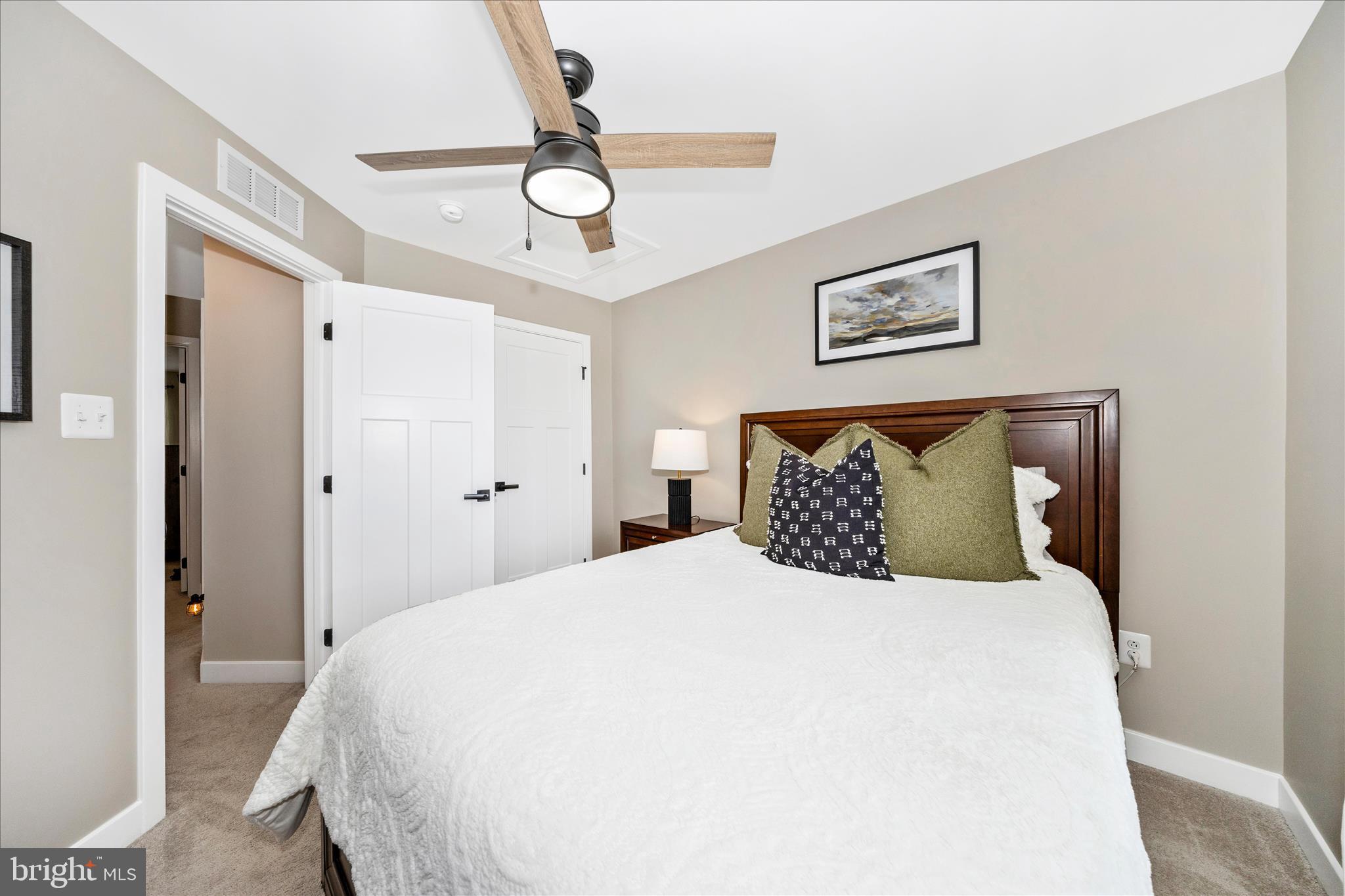 LAKE LINGANORE - Residential