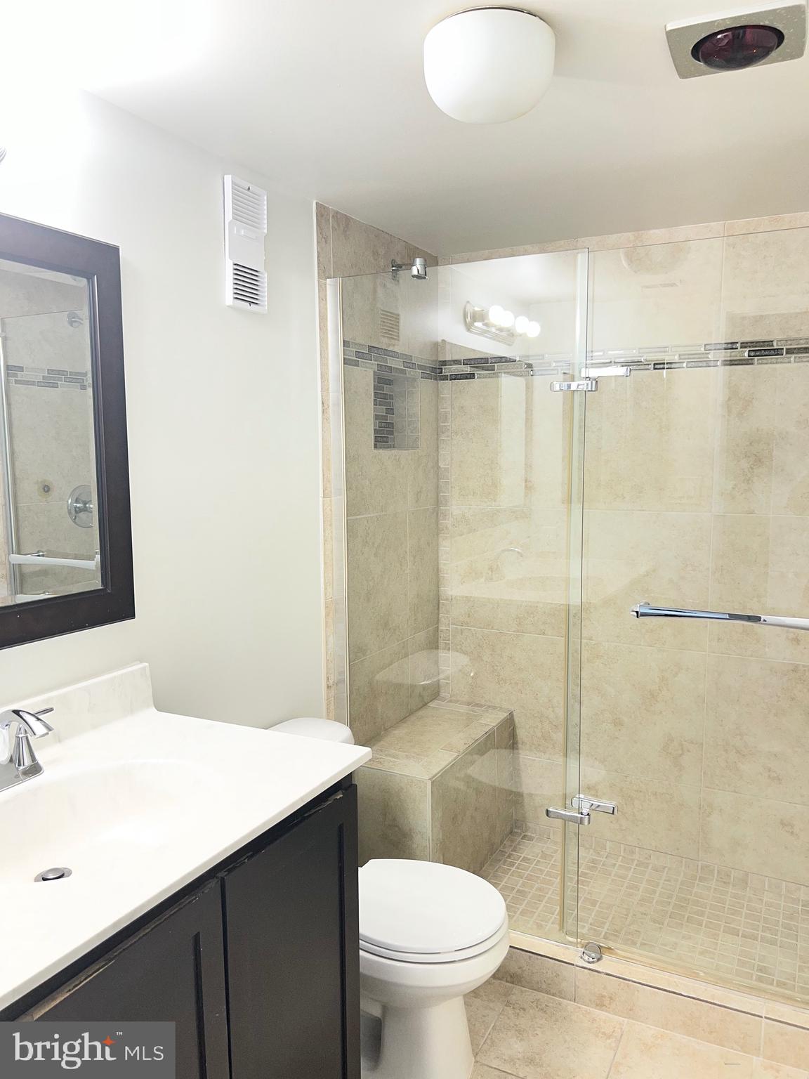 SKYLINE HOUSE - Residential