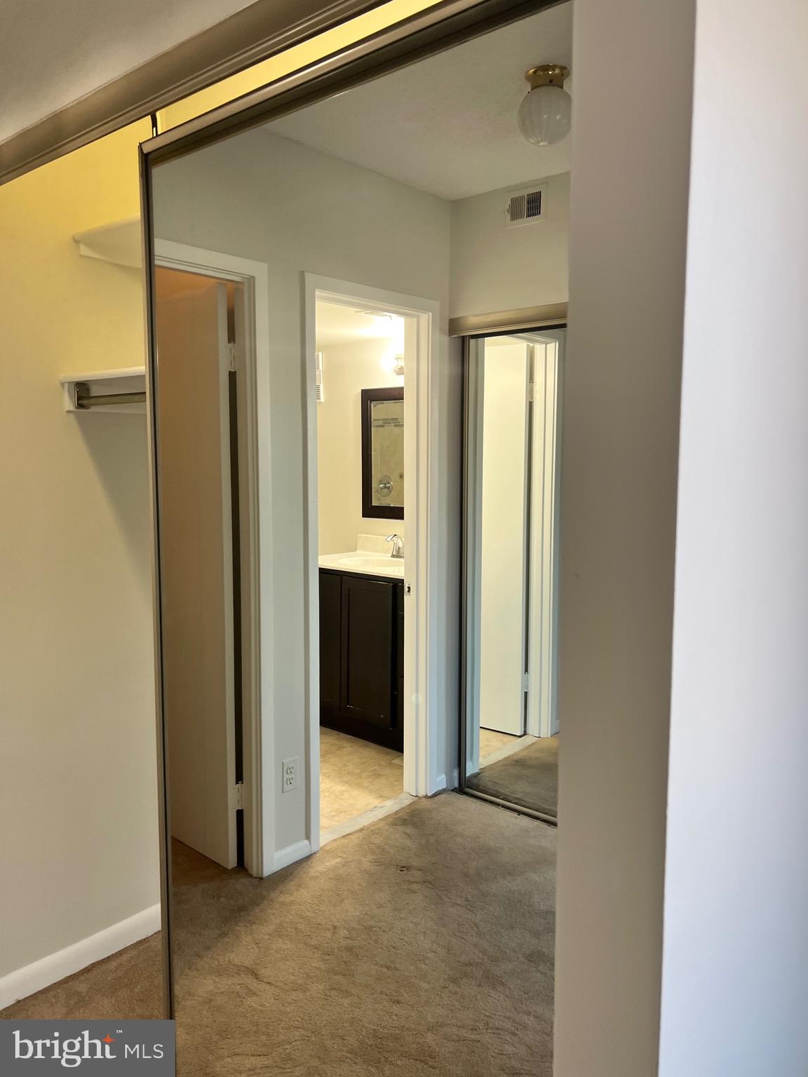 SKYLINE HOUSE - Residential