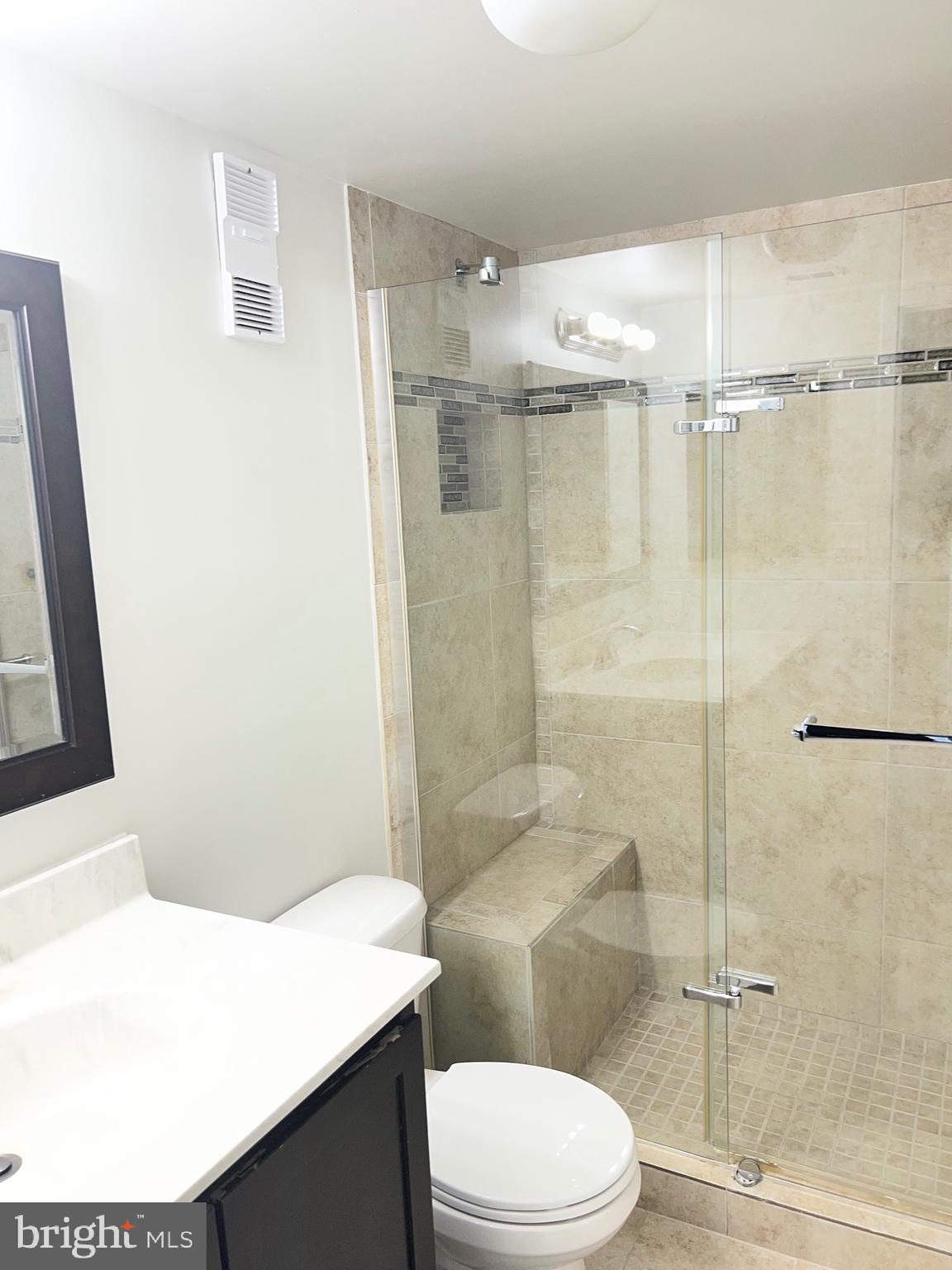 SKYLINE HOUSE - Residential