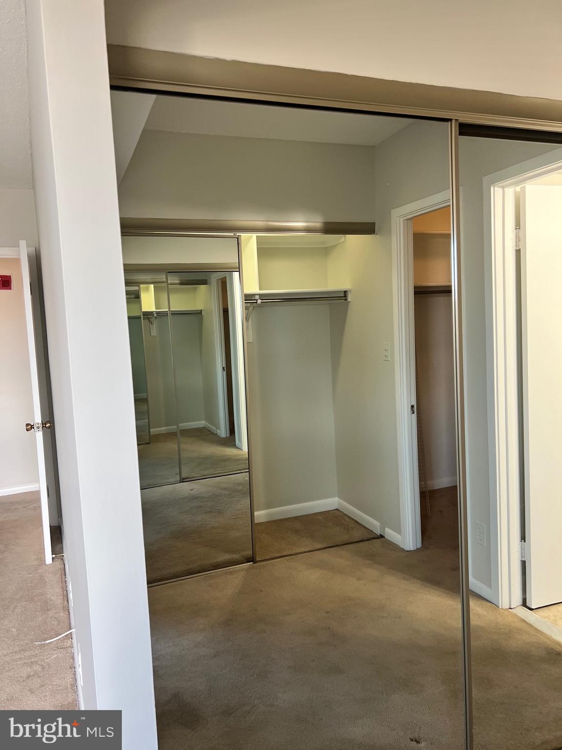 SKYLINE HOUSE - Residential