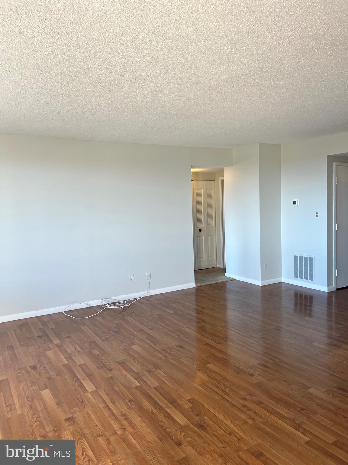 SKYLINE HOUSE - Residential